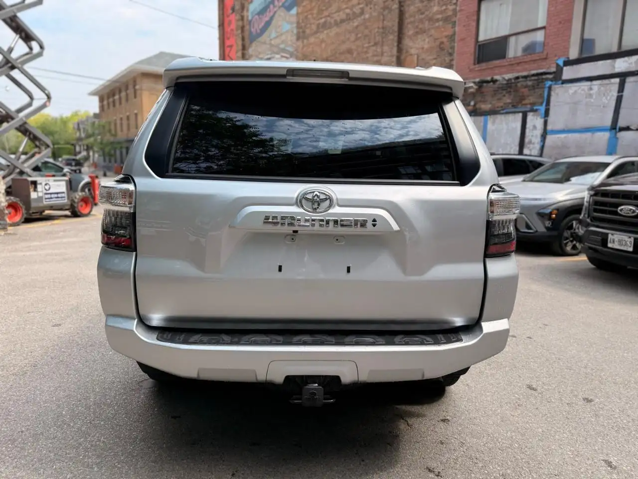 Toyota 4-Runner снимка Toyota 4-Runner