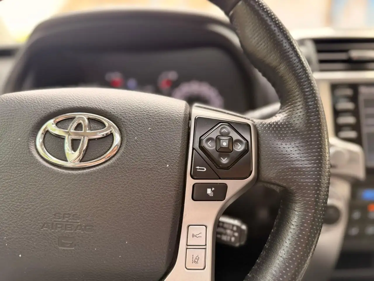 Toyota 4-Runner снимка Toyota 4-Runner
