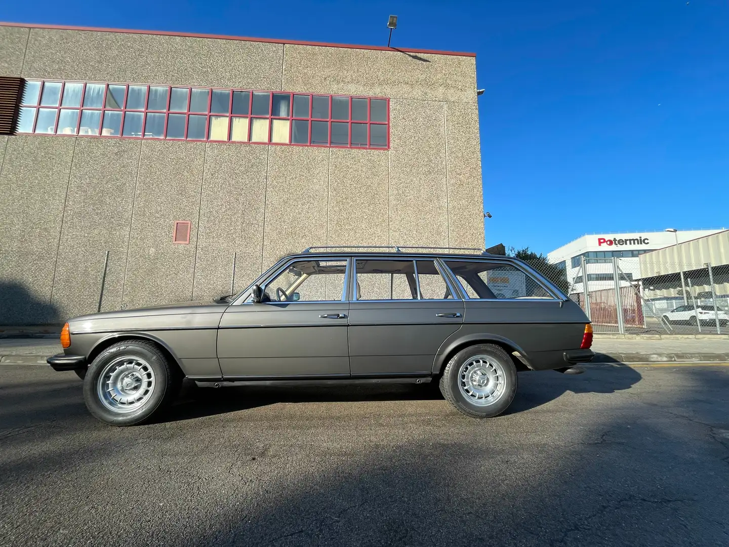 Mercedes-Benz 280 280 TE W123 Grey - 2