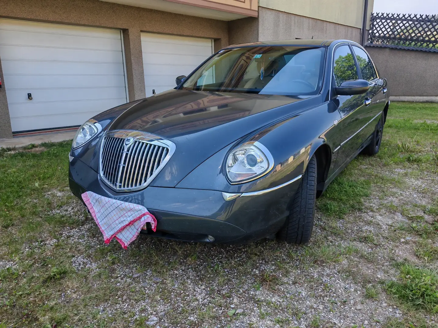 Lancia Thesis 2,4 20v Executive Comfortronic - 1