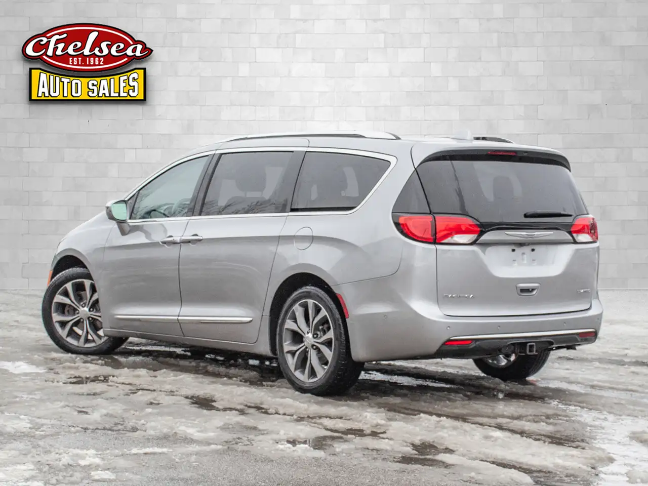 Chrysler Pacifica снимка Chrysler Pacifica