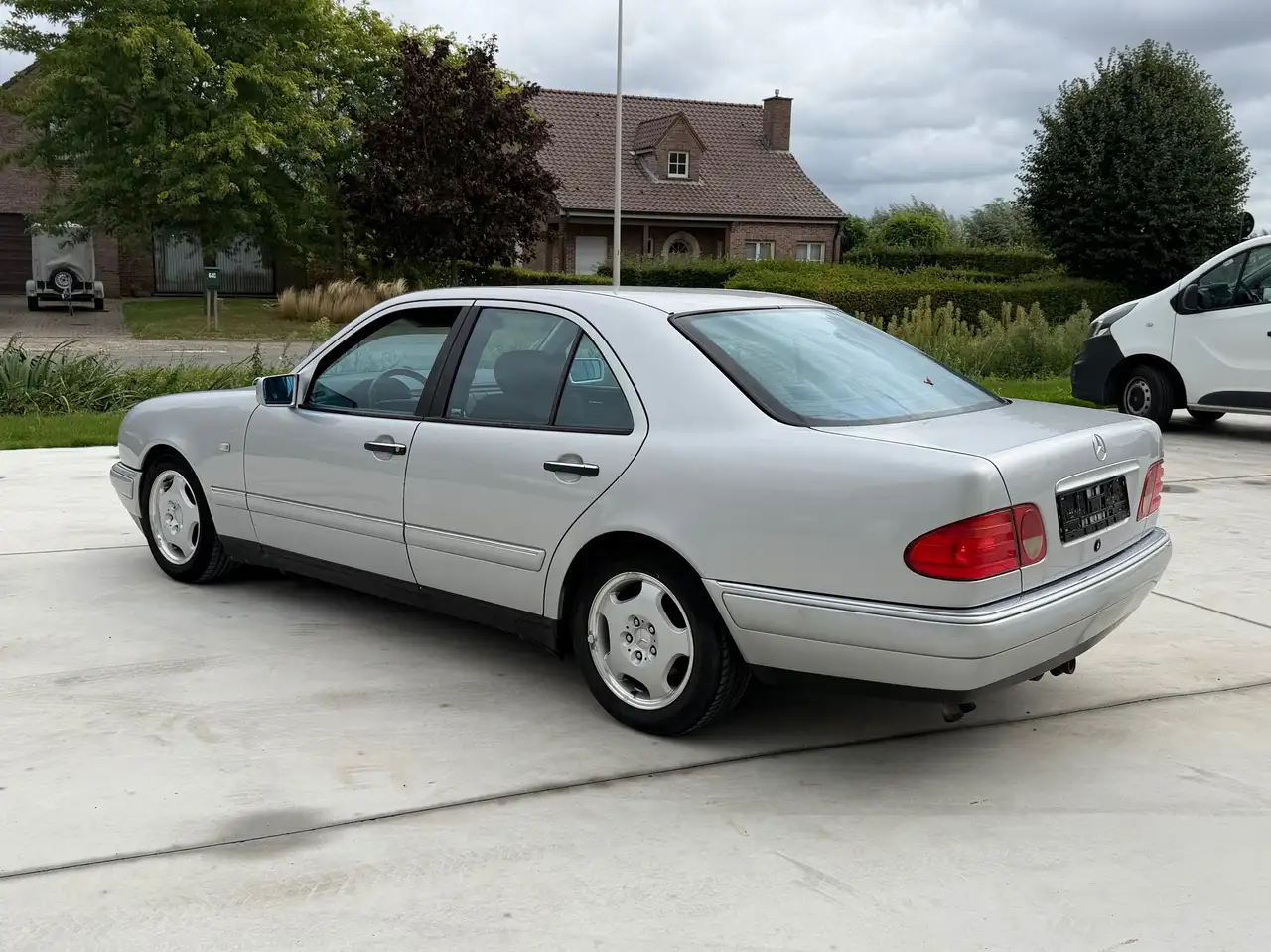 Mercedes-Benz E 250 Turbo Avantgarde*BELGIAN CAR*1OWNER*, foto 2