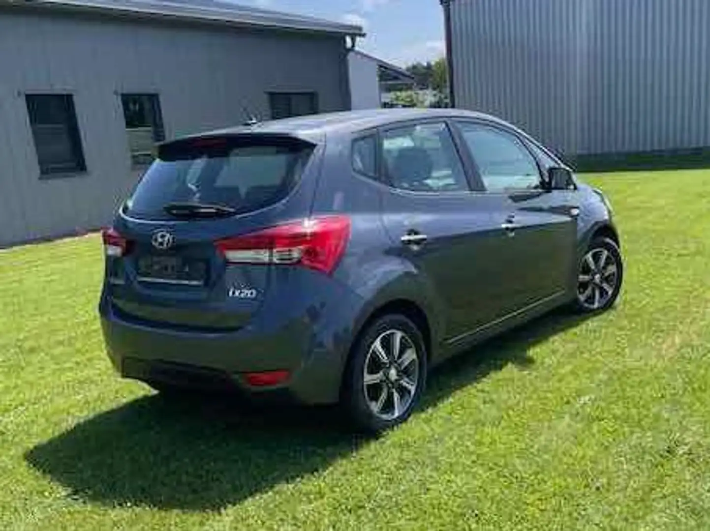 Hyundai iX20 ix20 1.6 blue YES! Grau - 2