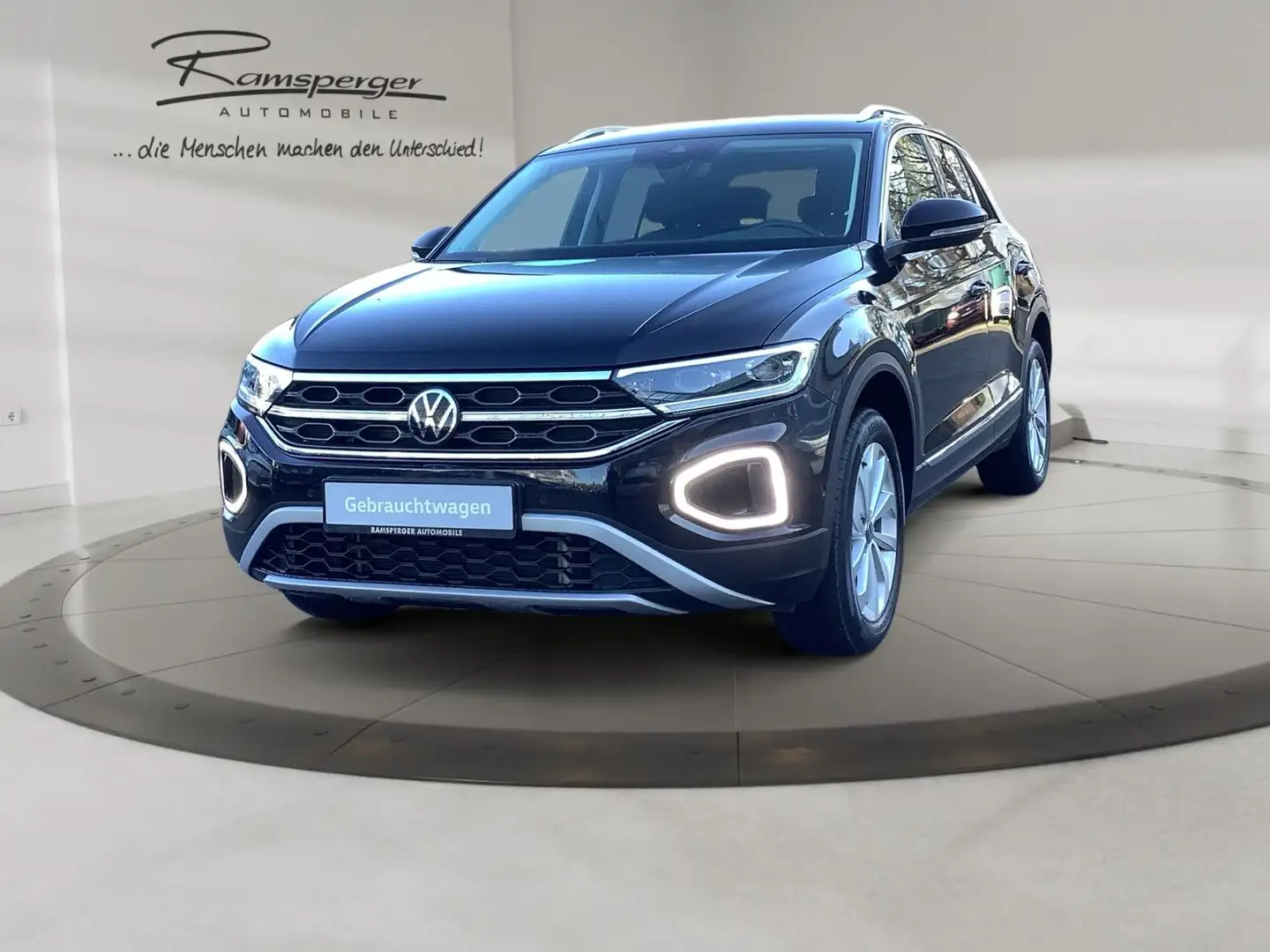 Volkswagen T-Roc 1.5 TSI DSG Style ACC LED APP Keyless Kame Schwarz - 2