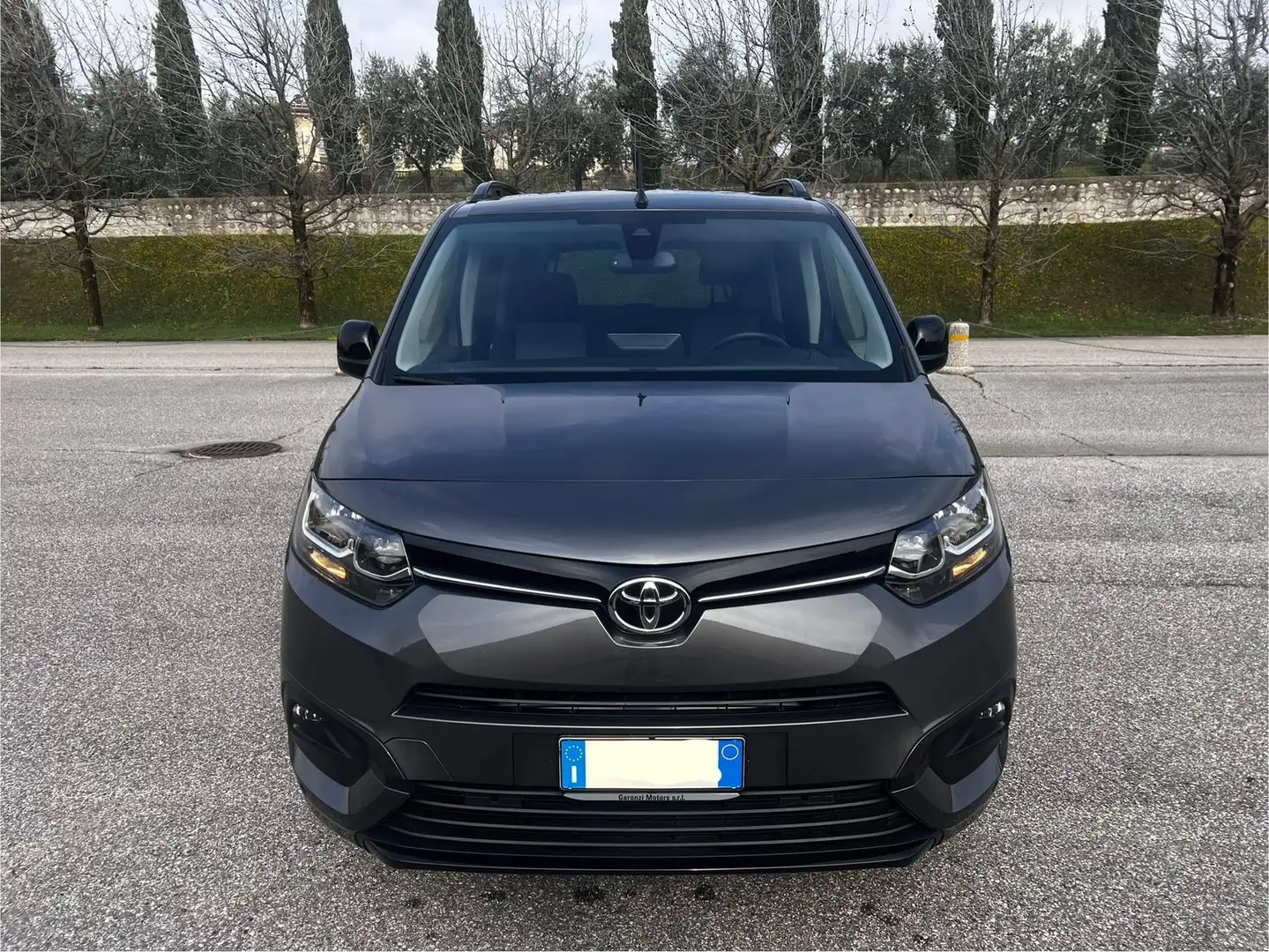 Toyota Proace City 1.5D 130 CV S&S Short Executive Šedá - 2