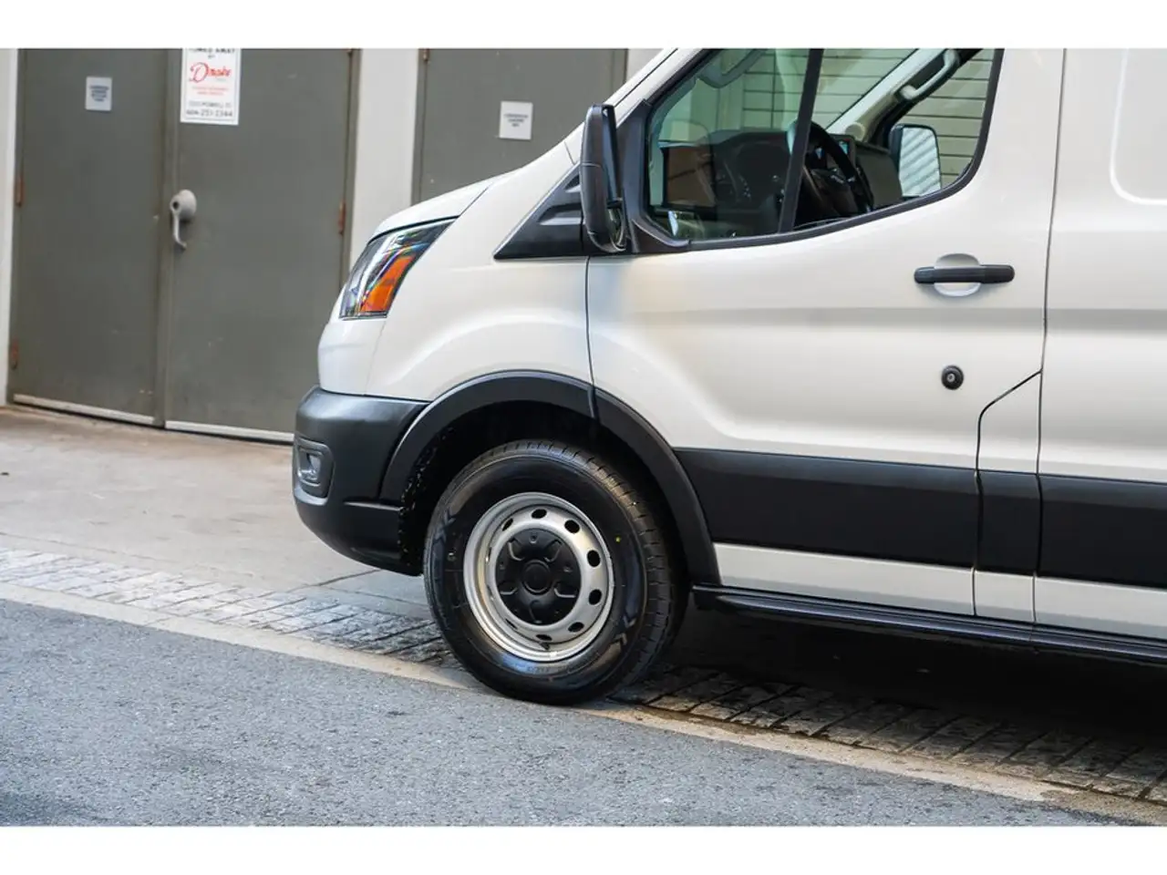 Ford Transit Cargo Van снимка Ford Transit Cargo Van