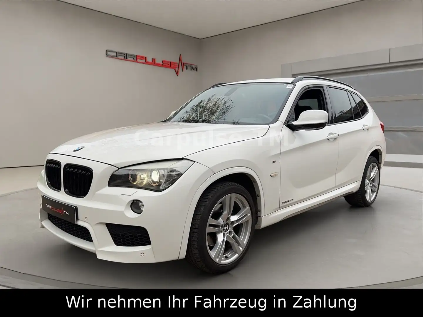 BMW X1 xDrive20i Steptronic M Paket-NAVI Prof.-TÜV Weiß - 1