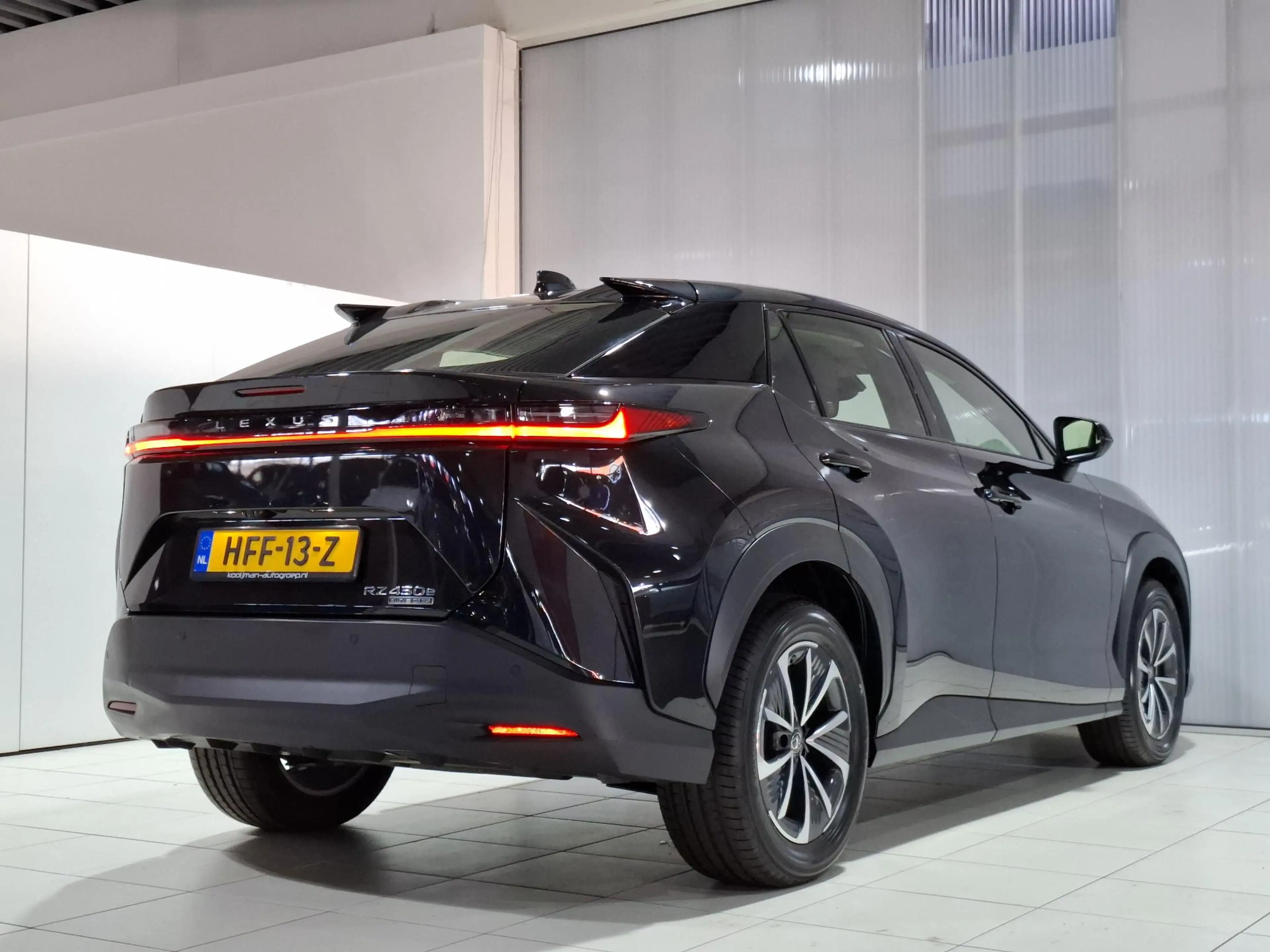 Lexus RZ 450e Comfort Line 71 kWh | 4WD| NIEUW | 17% bijtel — photo 2