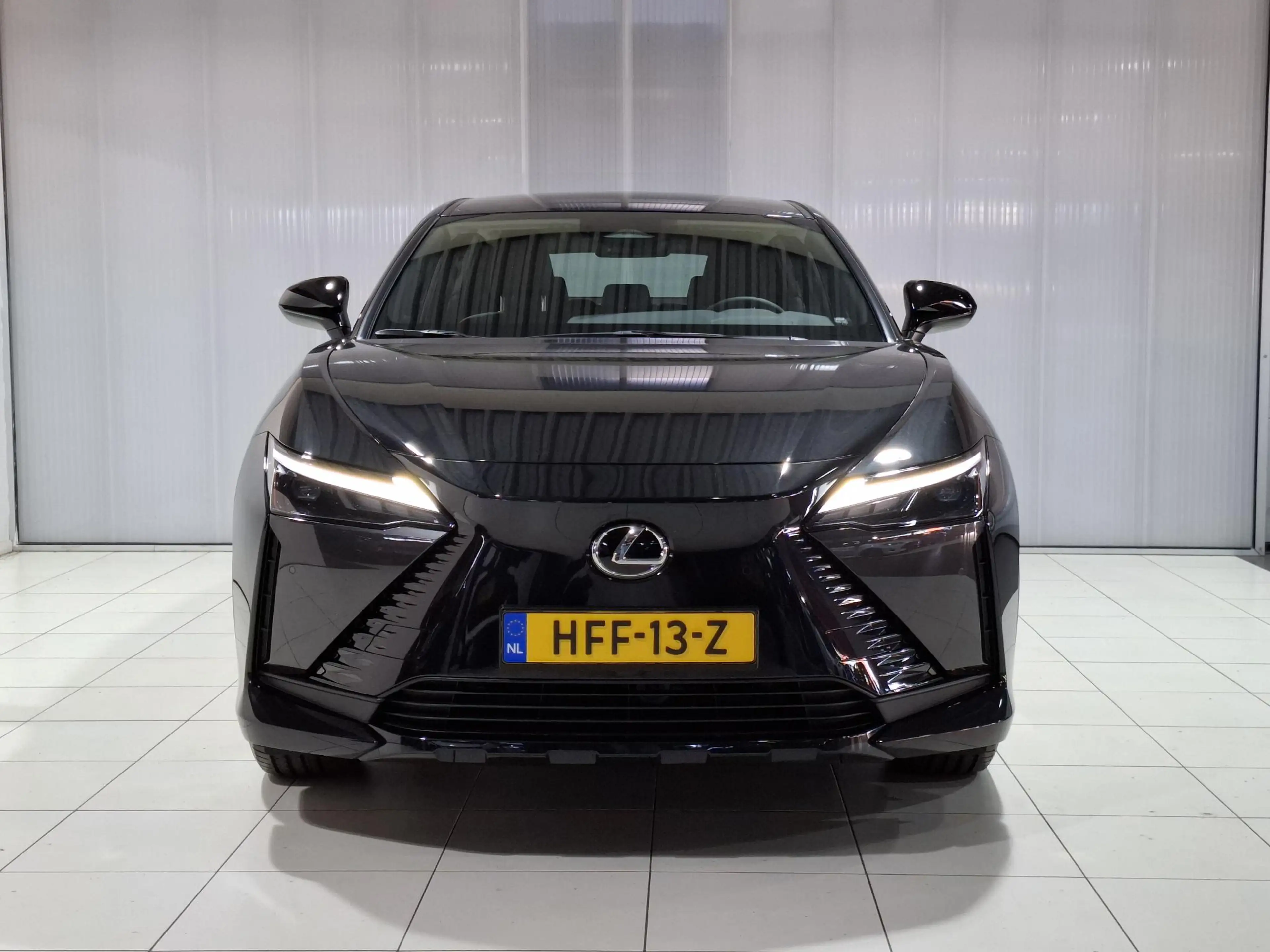 Lexus RZ 450e Comfort Line 71 kWh | 4WD| NIEUW | 17% bijtel — photo 3