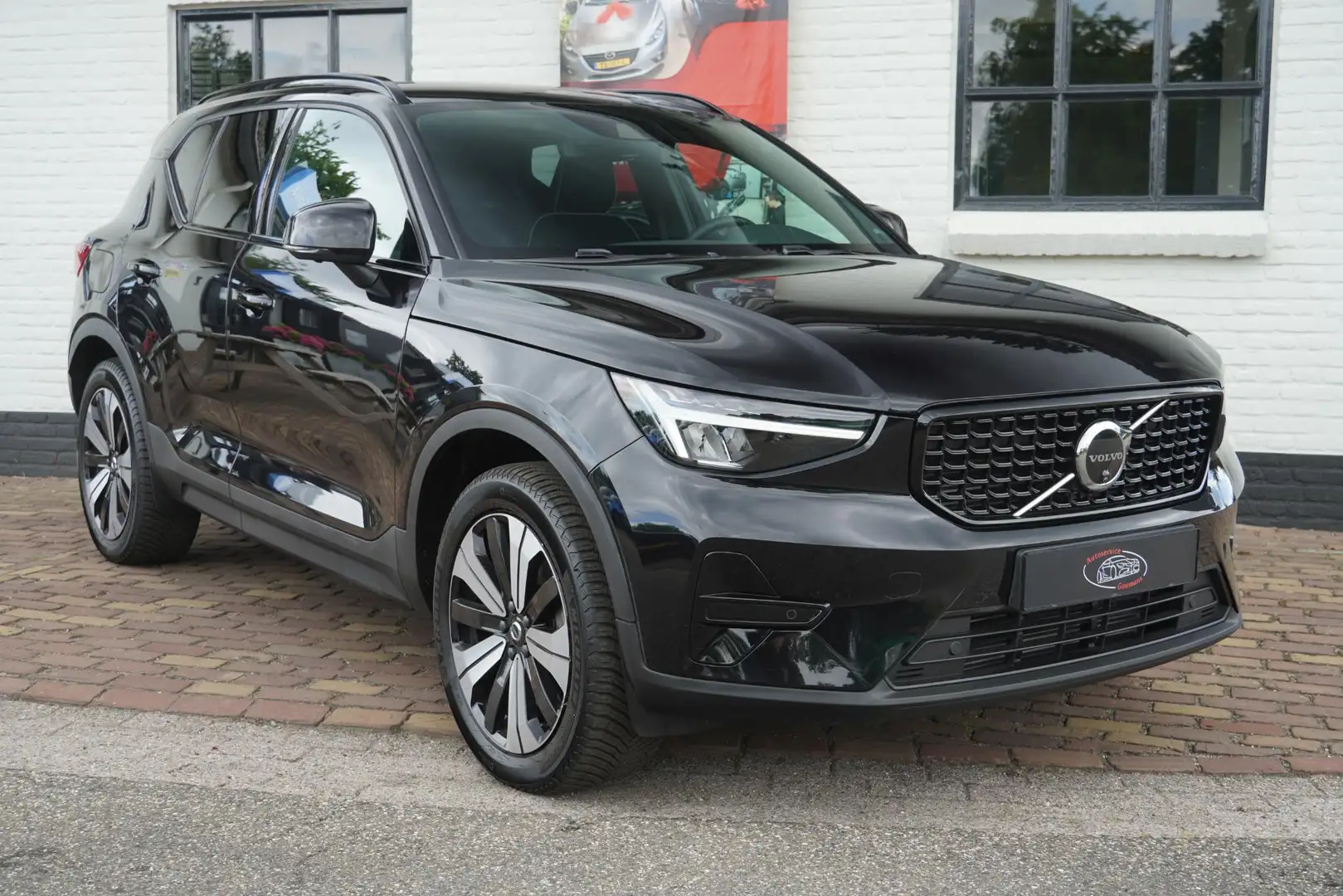 Volvo XC40 1.5 T5 Plug-in hybrid Plus Dark Zwart - 2