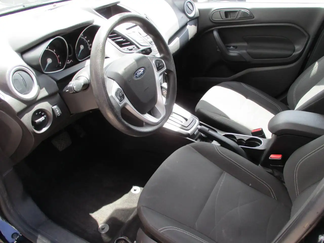 Ford Fiesta снимка Ford Fiesta