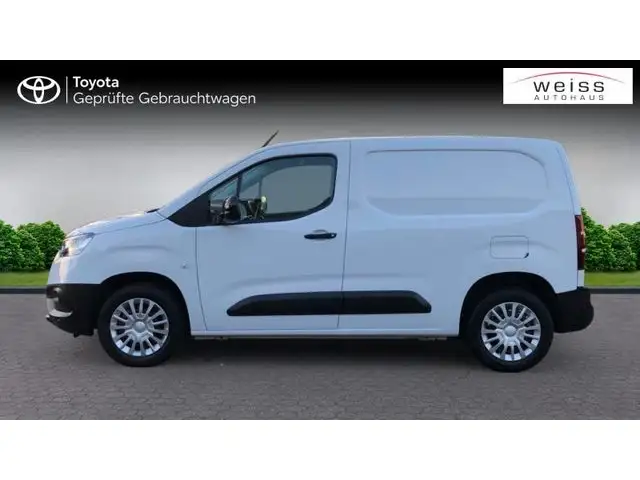 Toyota Proace City view 3