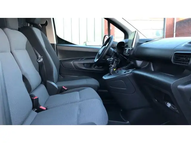 Toyota Proace City view 6