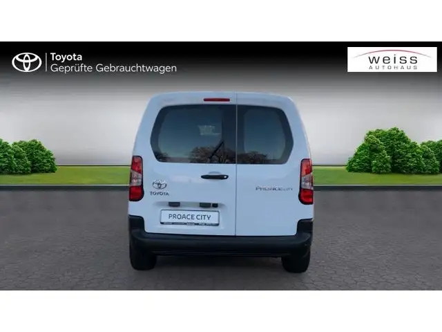 Toyota Proace City view 4