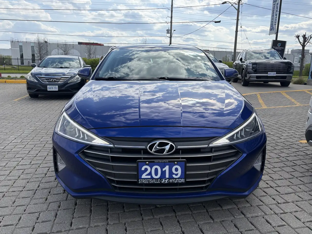 Hyundai ELANTRA снимка Hyundai ELANTRA