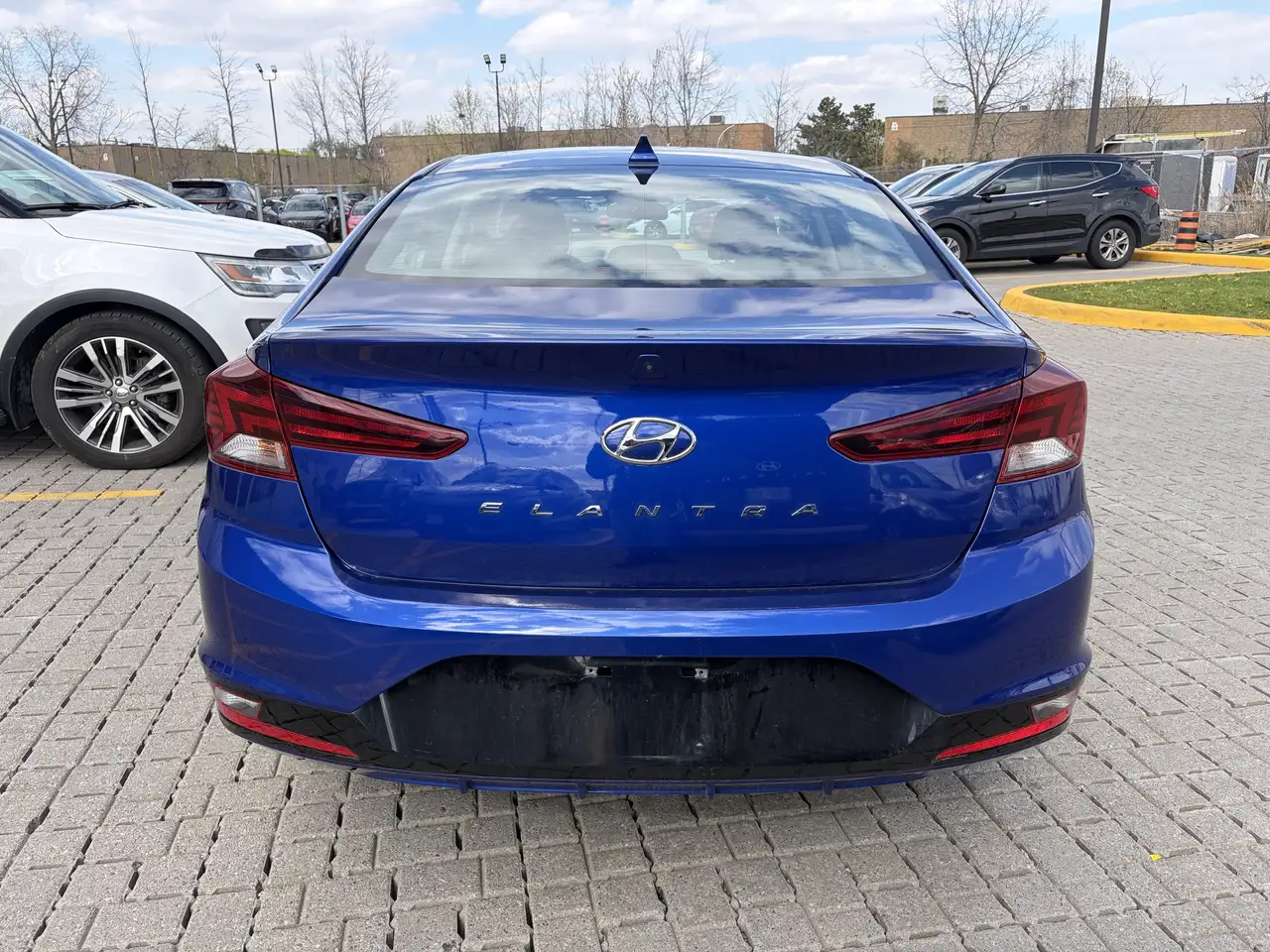 Hyundai ELANTRA снимка Hyundai ELANTRA