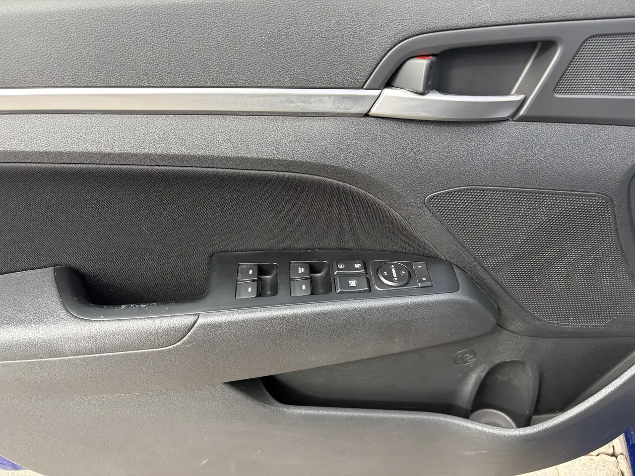 Hyundai ELANTRA снимка Hyundai ELANTRA