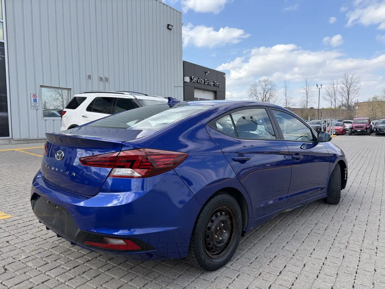 Hyundai ELANTRA снимка Hyundai ELANTRA