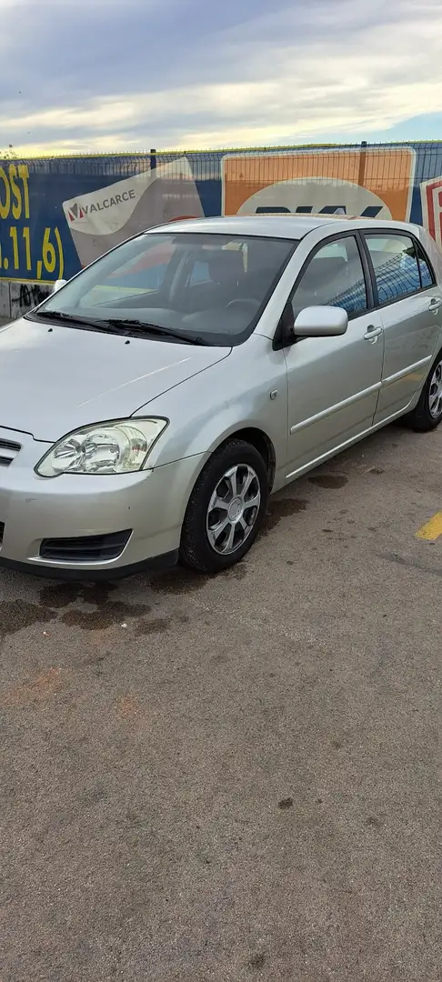 Toyota Corolla 2.0 D-4D Sol - 1