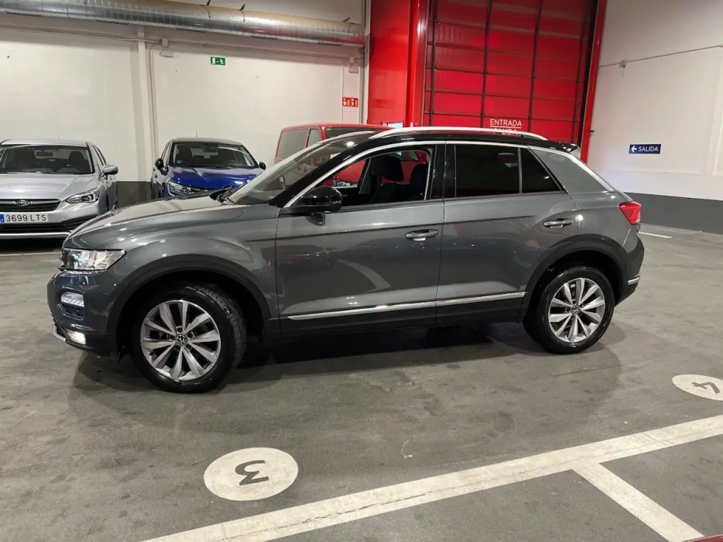 Volkswagen T-Roc 2.0TDI Advance Style 85kW Gris - 2