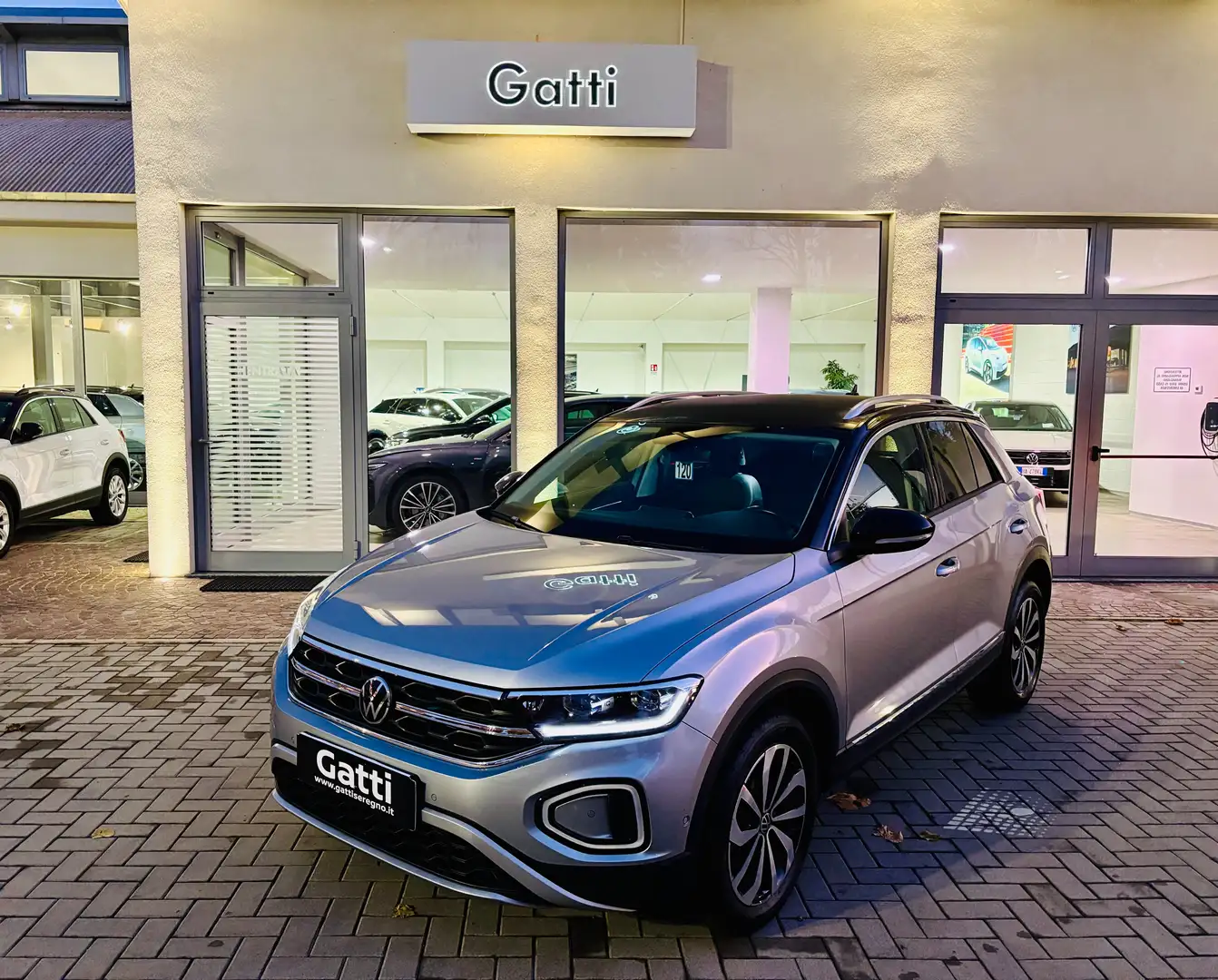 Volkswagen T-Roc 1.0TSI Style 110Cv Gar. Vw 12 Mesi (NEOPATENTATI) Argento - 1