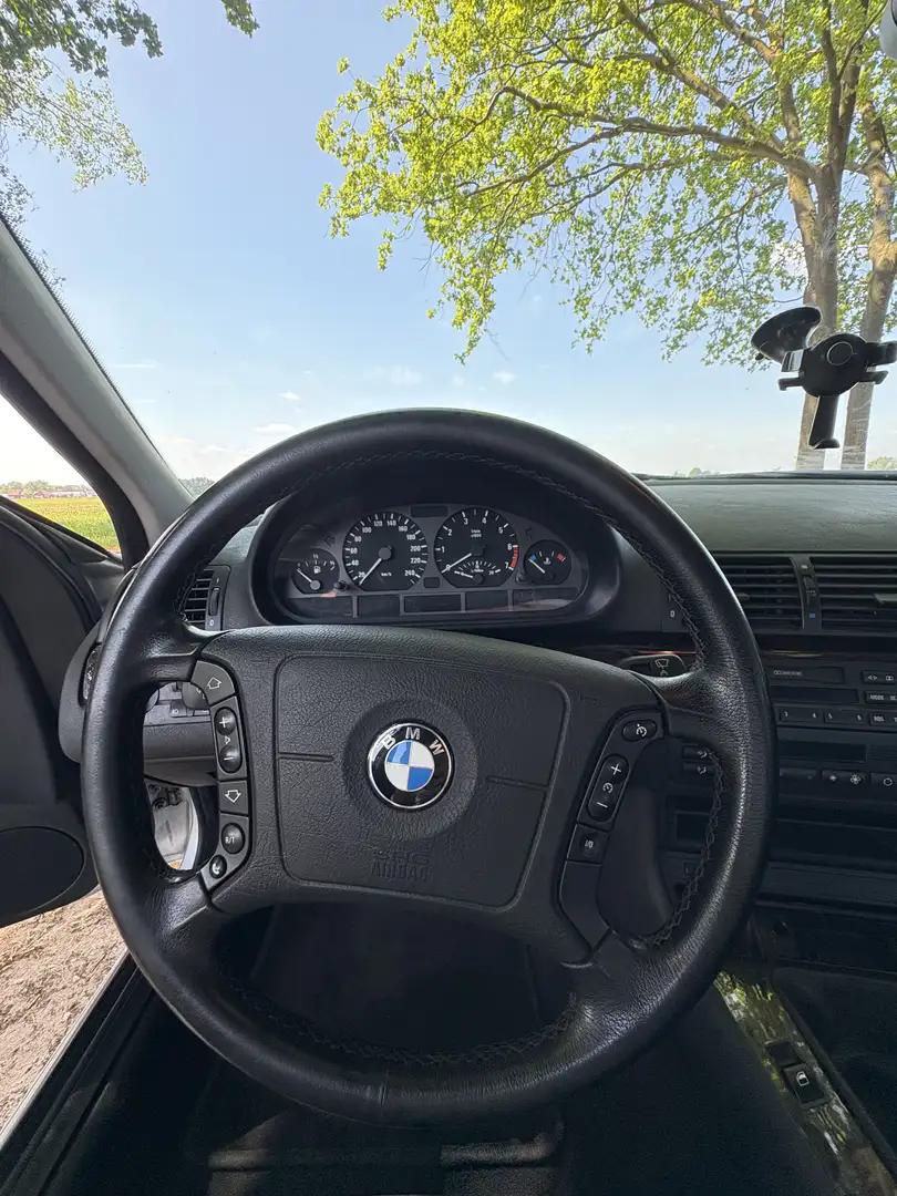 BMW 318 318i touring - 1