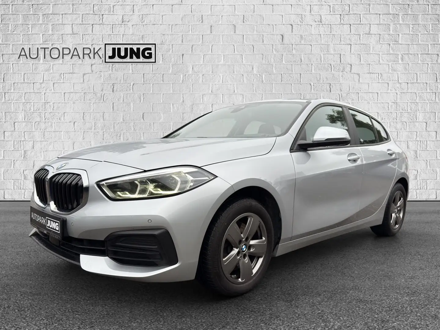 BMW 118 d Advantage*Navi*ACC*Automatik*SHZ Silber - 1