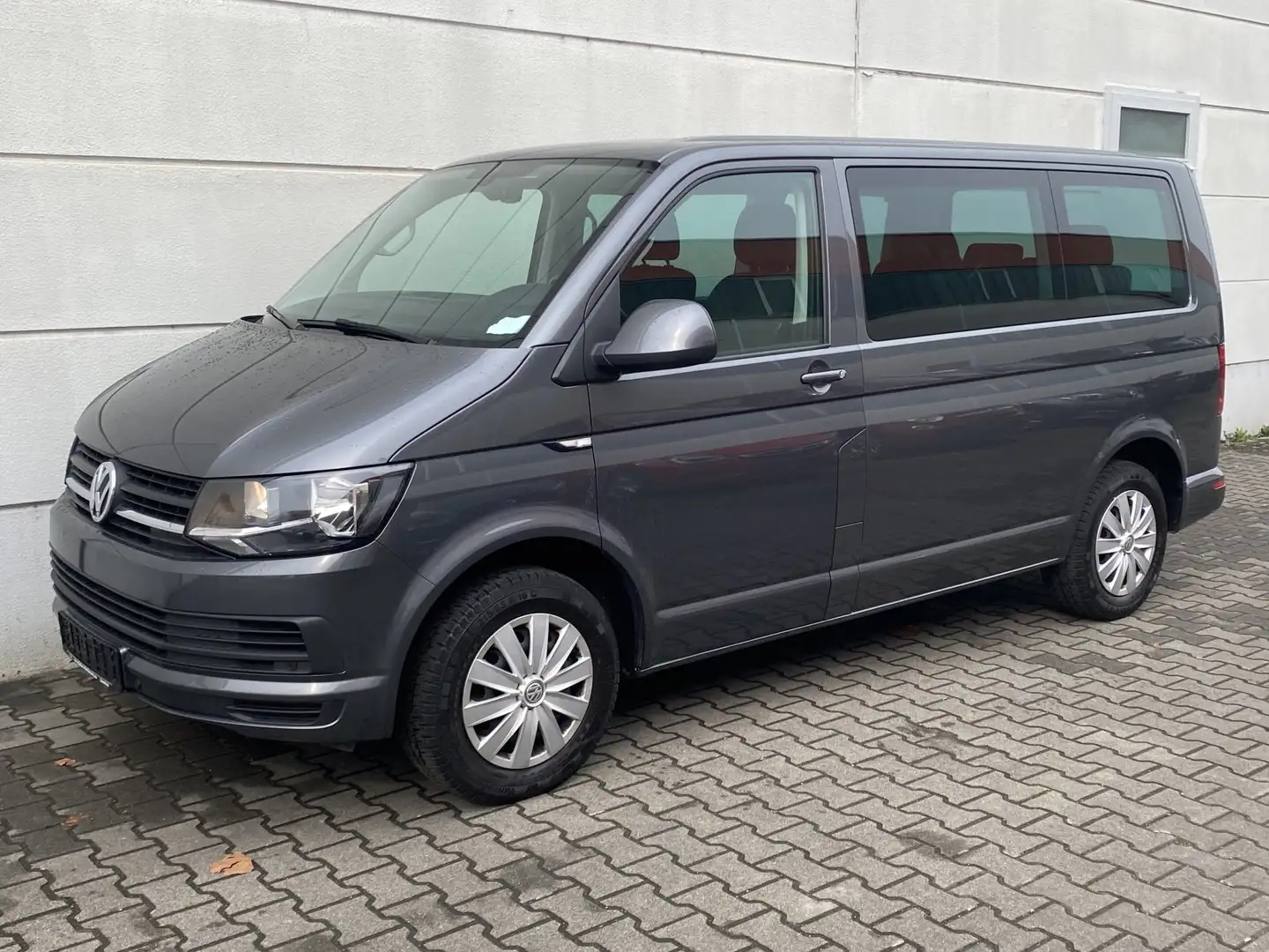Volkswagen T6 Multivan 2.0 TDI  Trendline 7-Sitzer EURO6 Zahnr. Neu Gris - 2