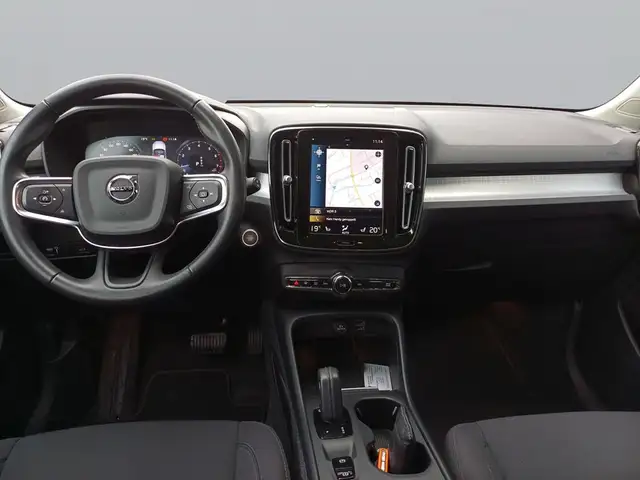 Volvo XC40 view 10