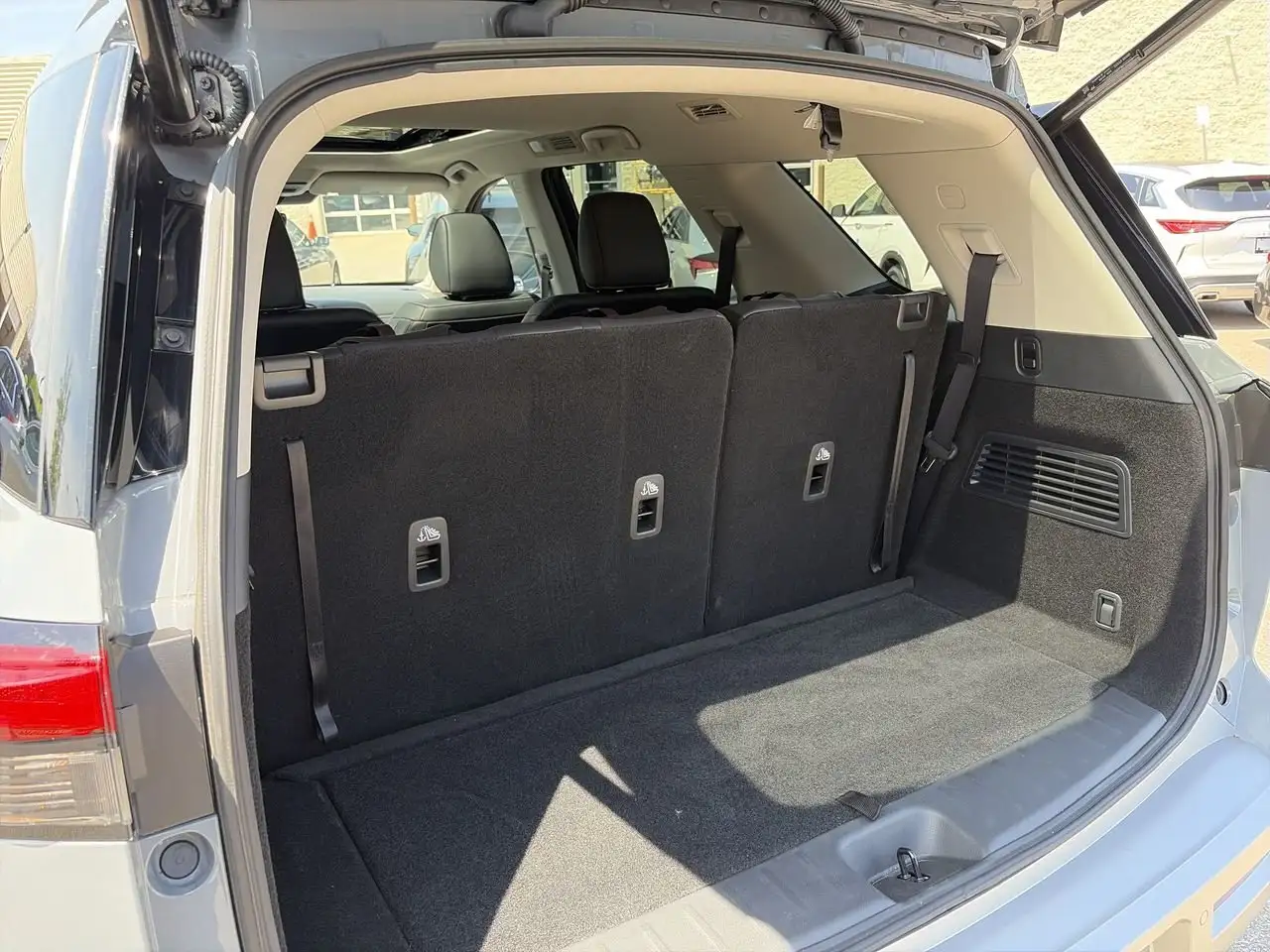 Nissan Pathfinder снимка Nissan Pathfinder