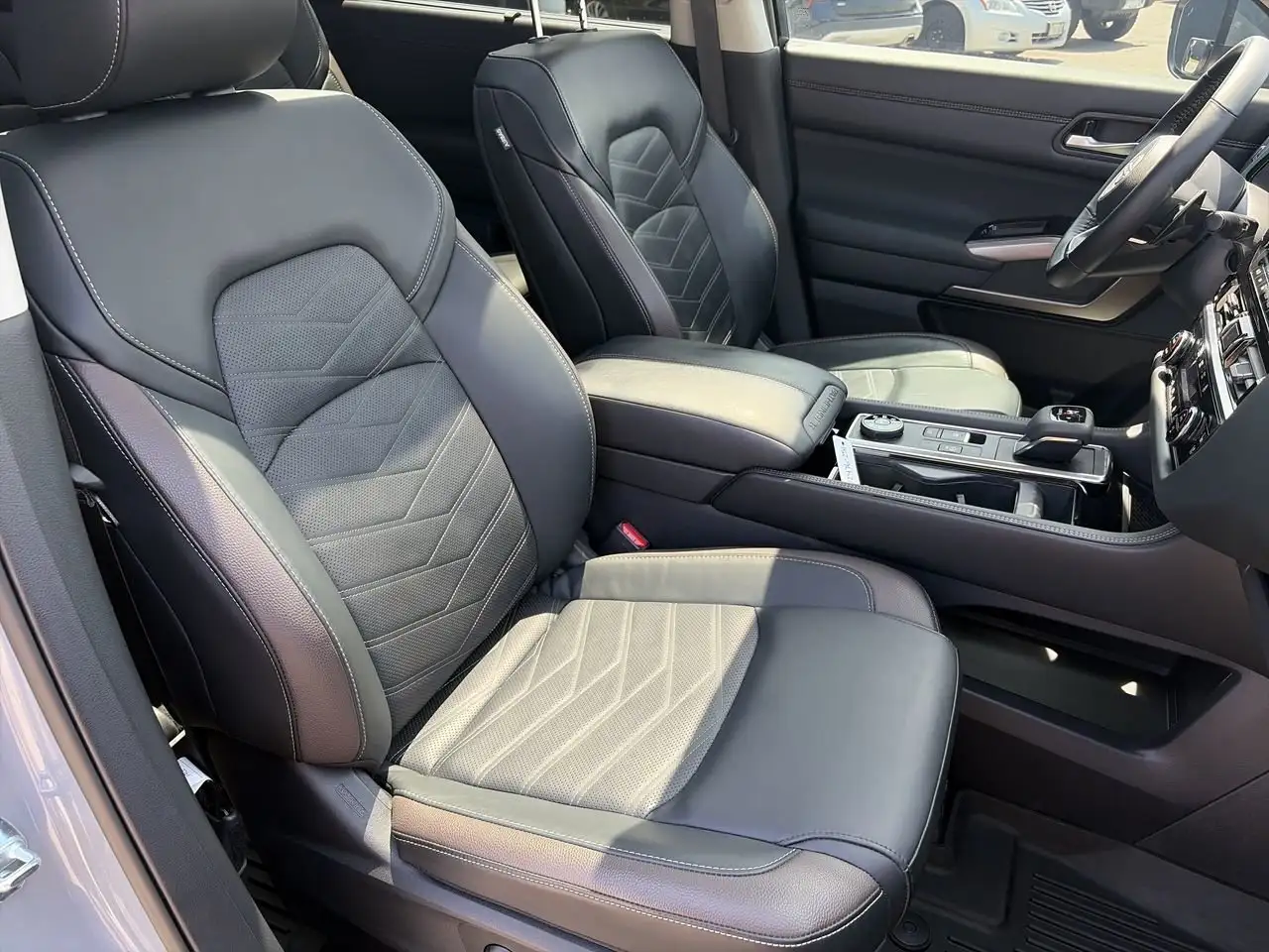 Nissan Pathfinder снимка Nissan Pathfinder