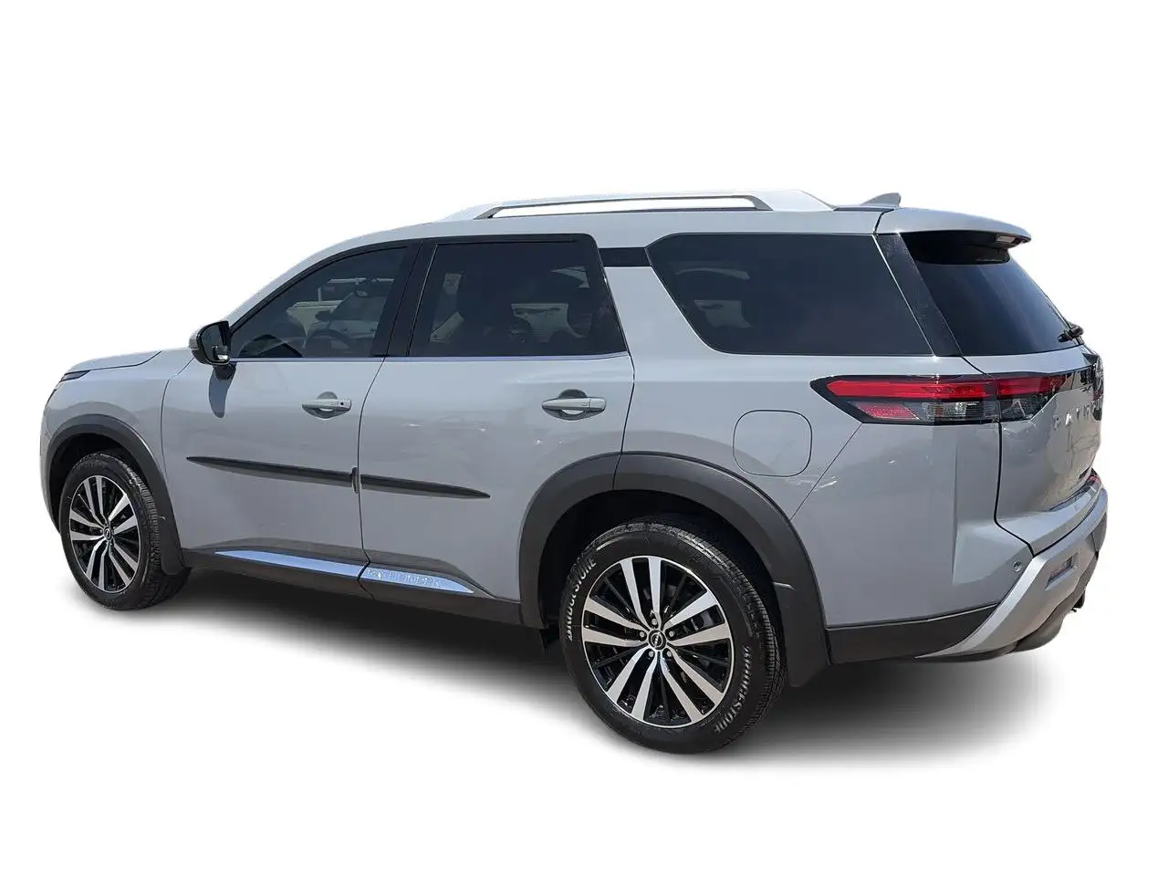 Nissan Pathfinder снимка Nissan Pathfinder