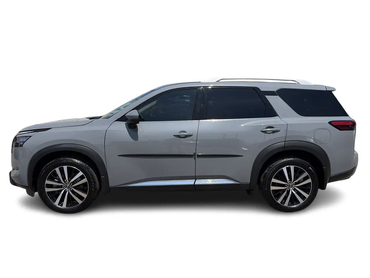 Nissan Pathfinder снимка Nissan Pathfinder