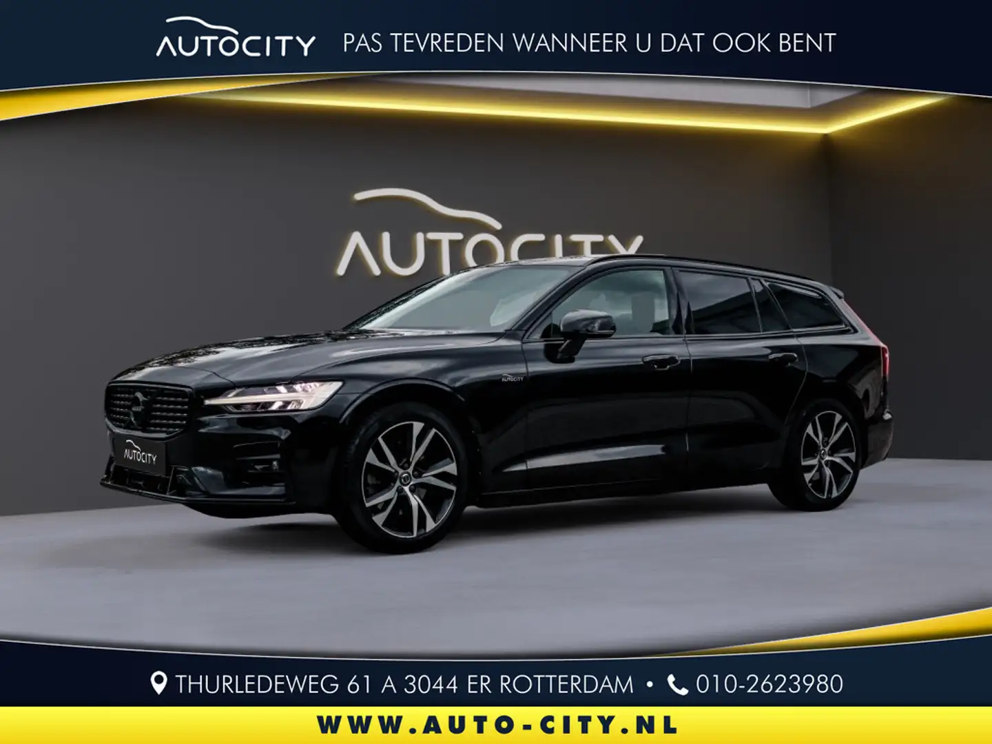 Volvo V60 kombi B3 R Design Pano l Harman l Leder l Winterpa Zwart - 1
