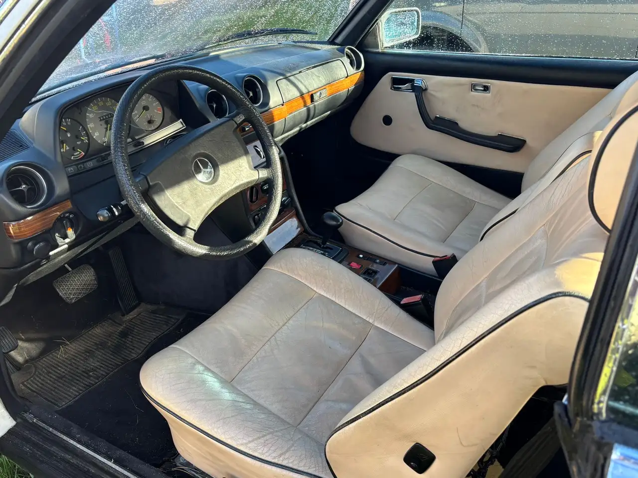 Mercedes-Benz Baureihe 123 280 CE, foto 4