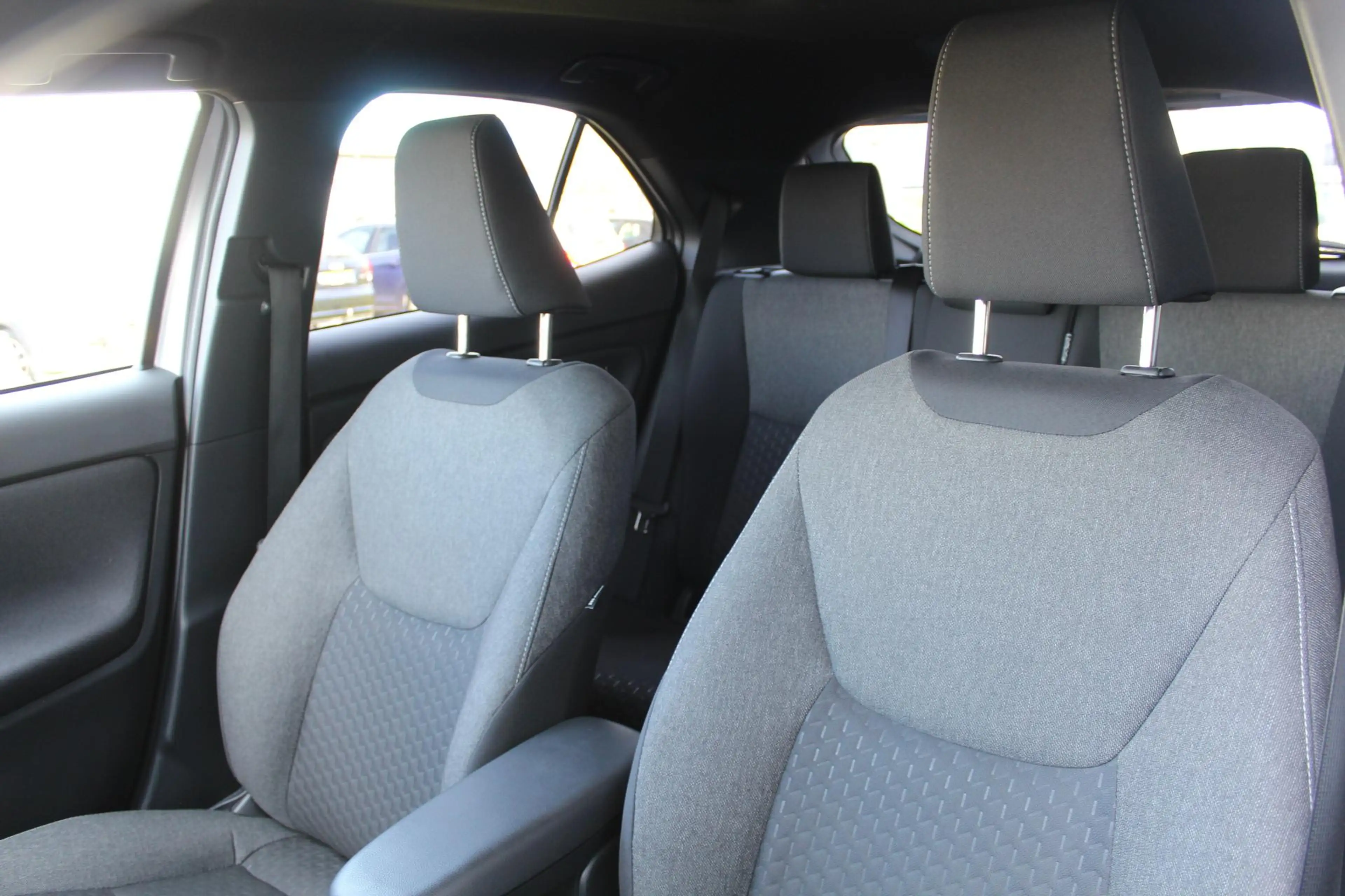 Toyota Yaris Cross 1.5 Hybrid 115 First Edition Plus | Rijklaar | PDC — photo 8