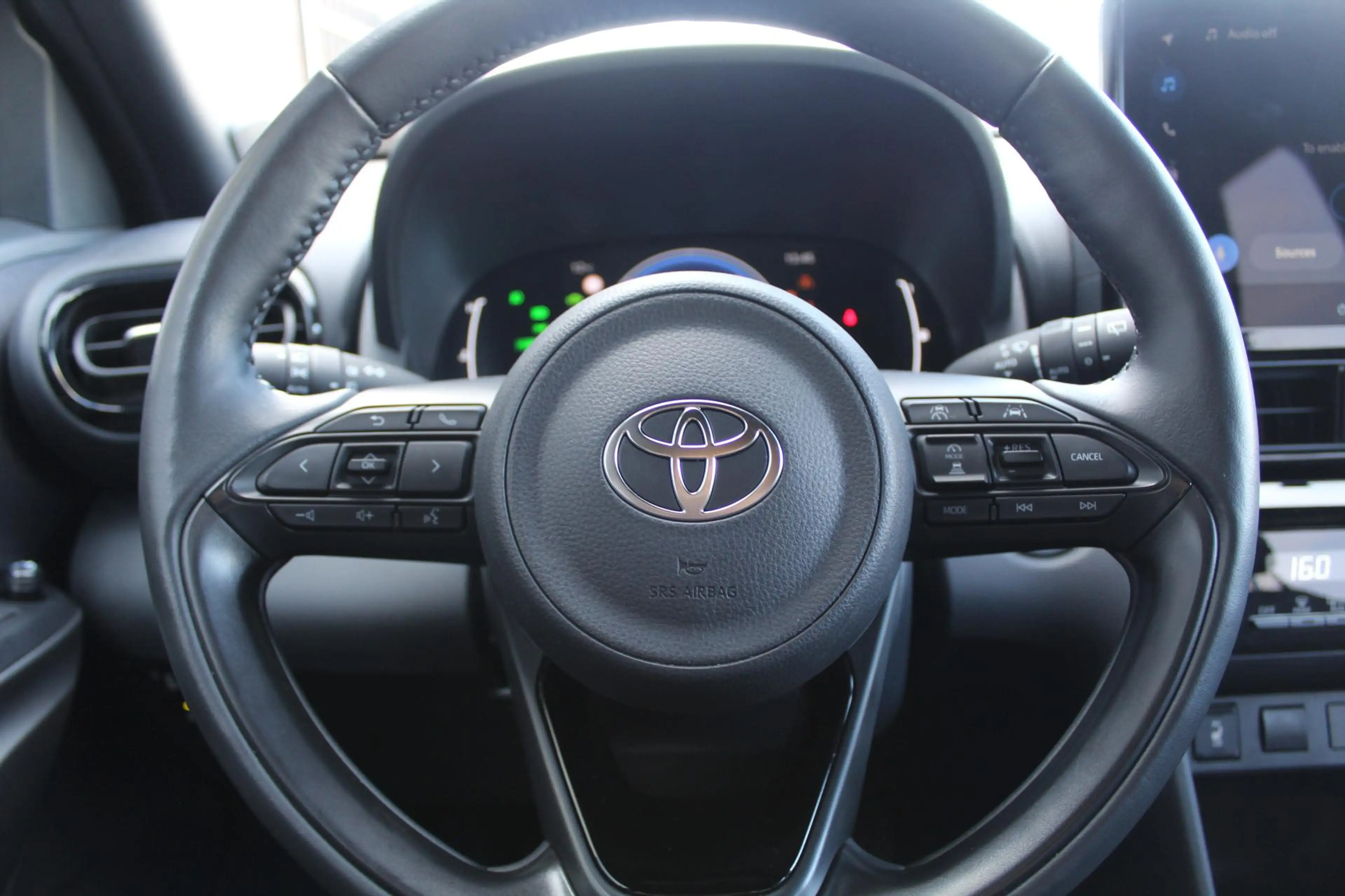 Toyota Yaris Cross 1.5 Hybrid 115 First Edition Plus | Rijklaar | PDC — photo 15