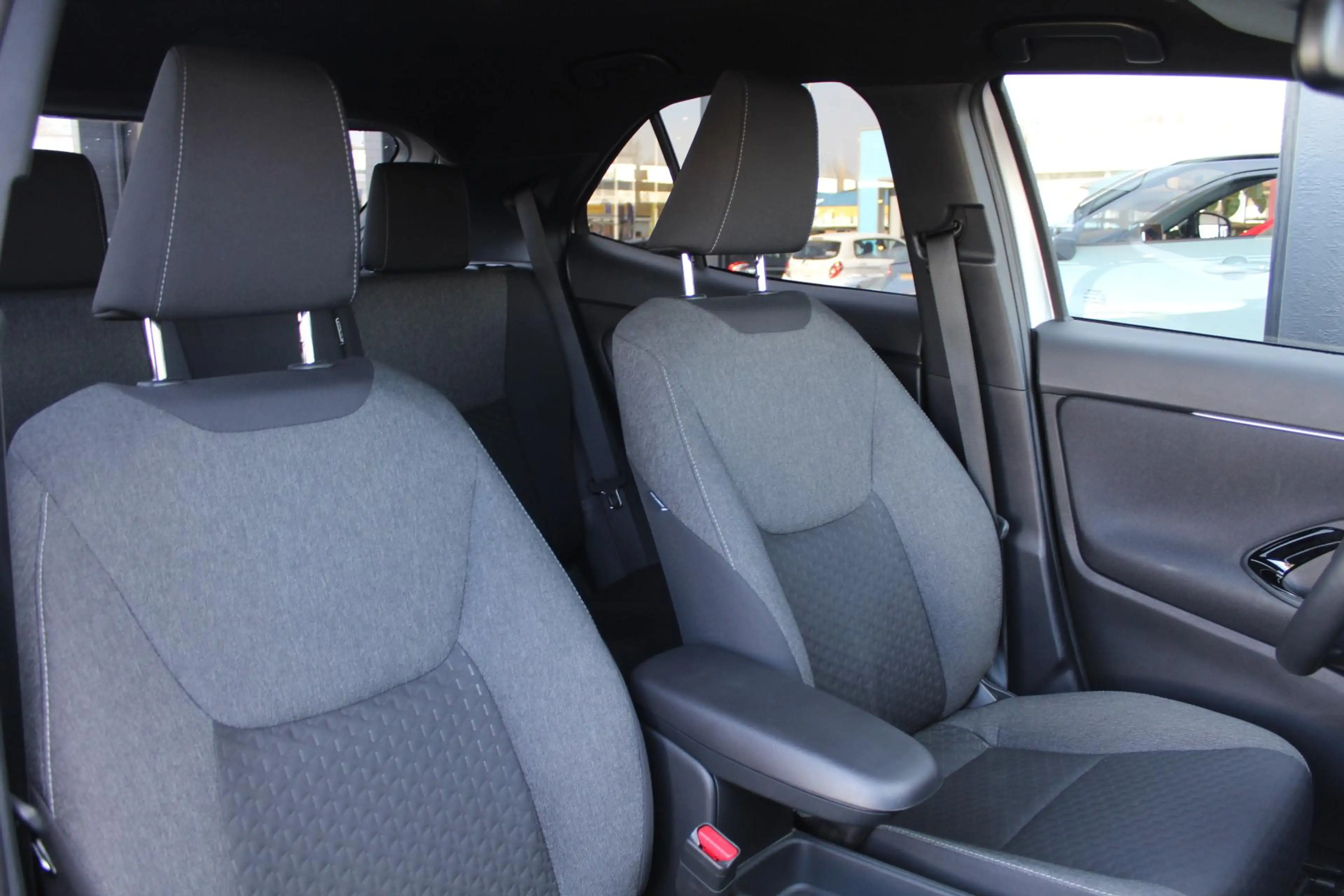 Toyota Yaris Cross 1.5 Hybrid 115 First Edition Plus | Rijklaar | PDC — photo 12