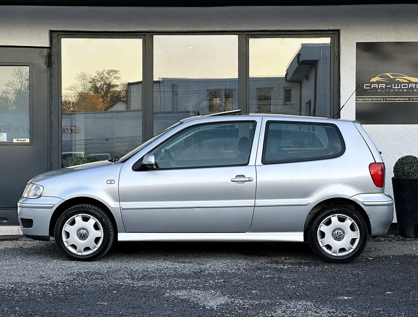 Volkswagen Polo III Nur 79.000 KM/Pano/Automatic Silber - 2