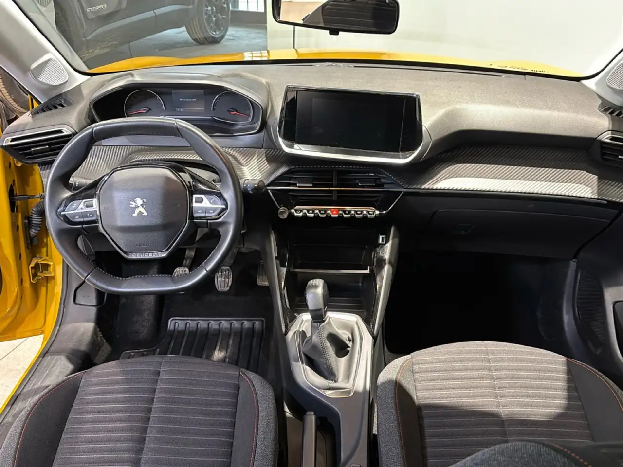 Peugeot 208 Active 10