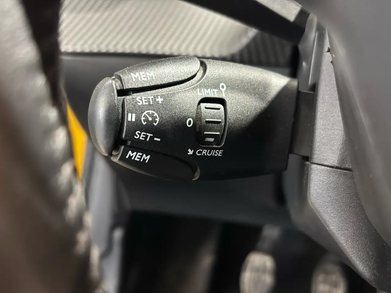 Peugeot 208 Active 16