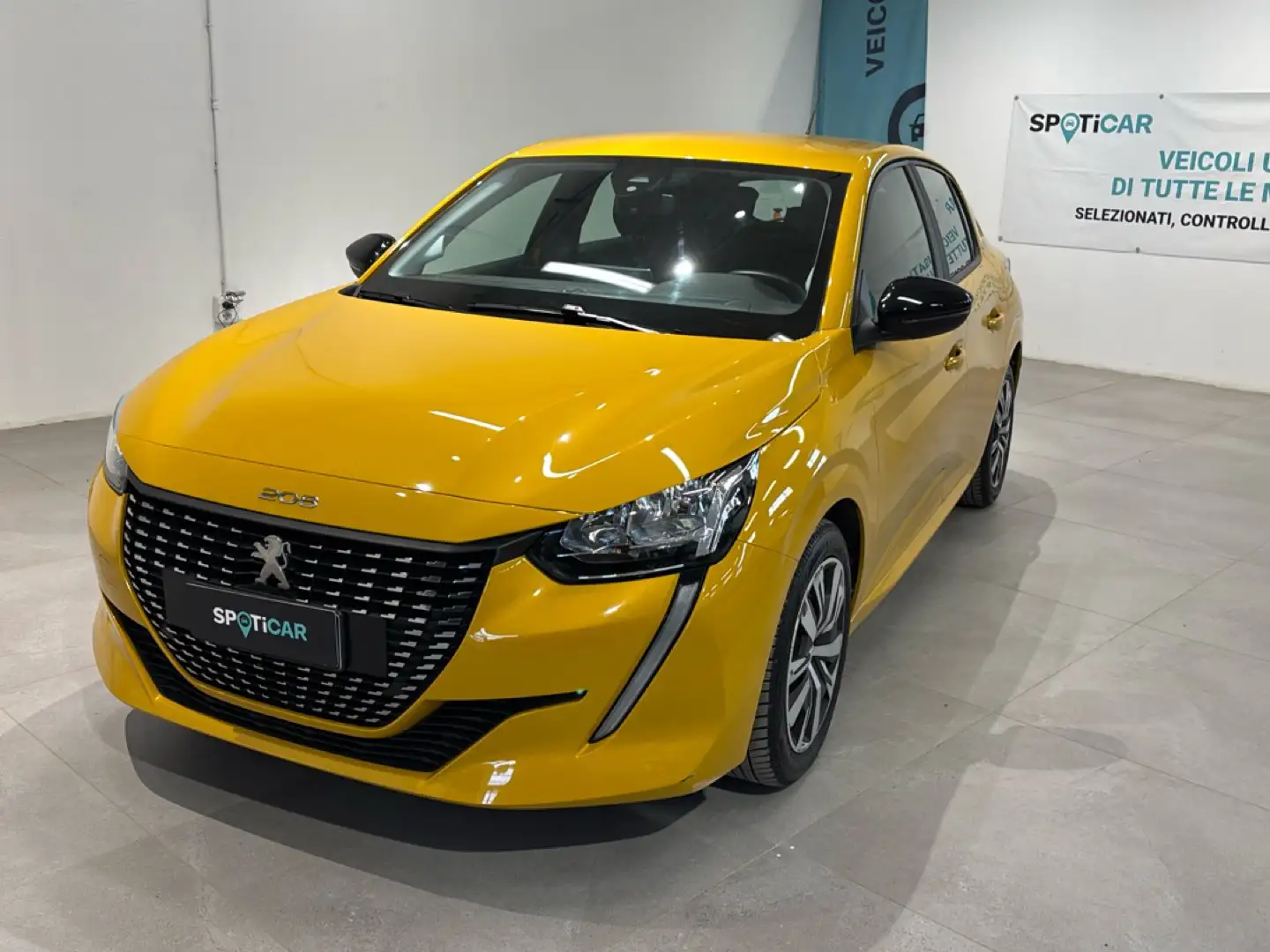 Peugeot 208 Active Gelb - 1