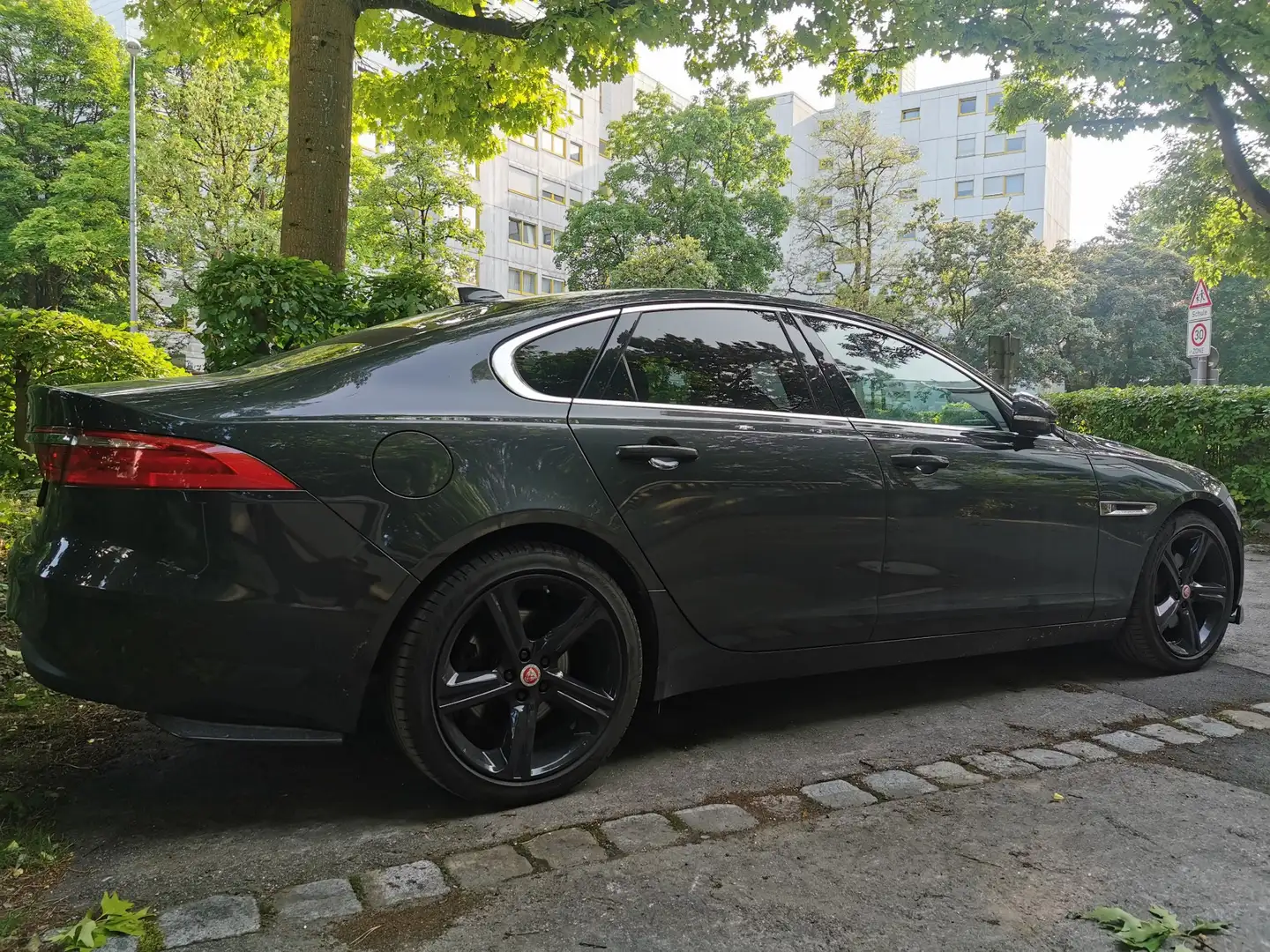 Jaguar XF 20d AWD Aut. Prestige Kamera, digital tacho - 2