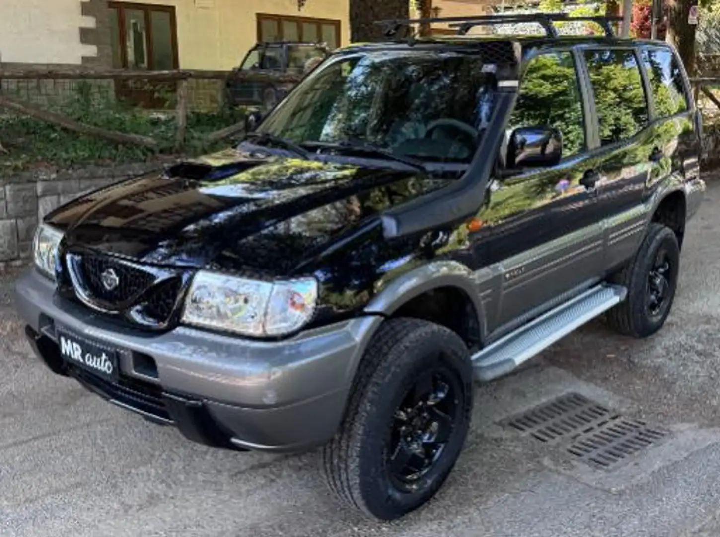 Nissan Terrano Terrano 5p 3.0 dd-ti Adventure Чорний - 1