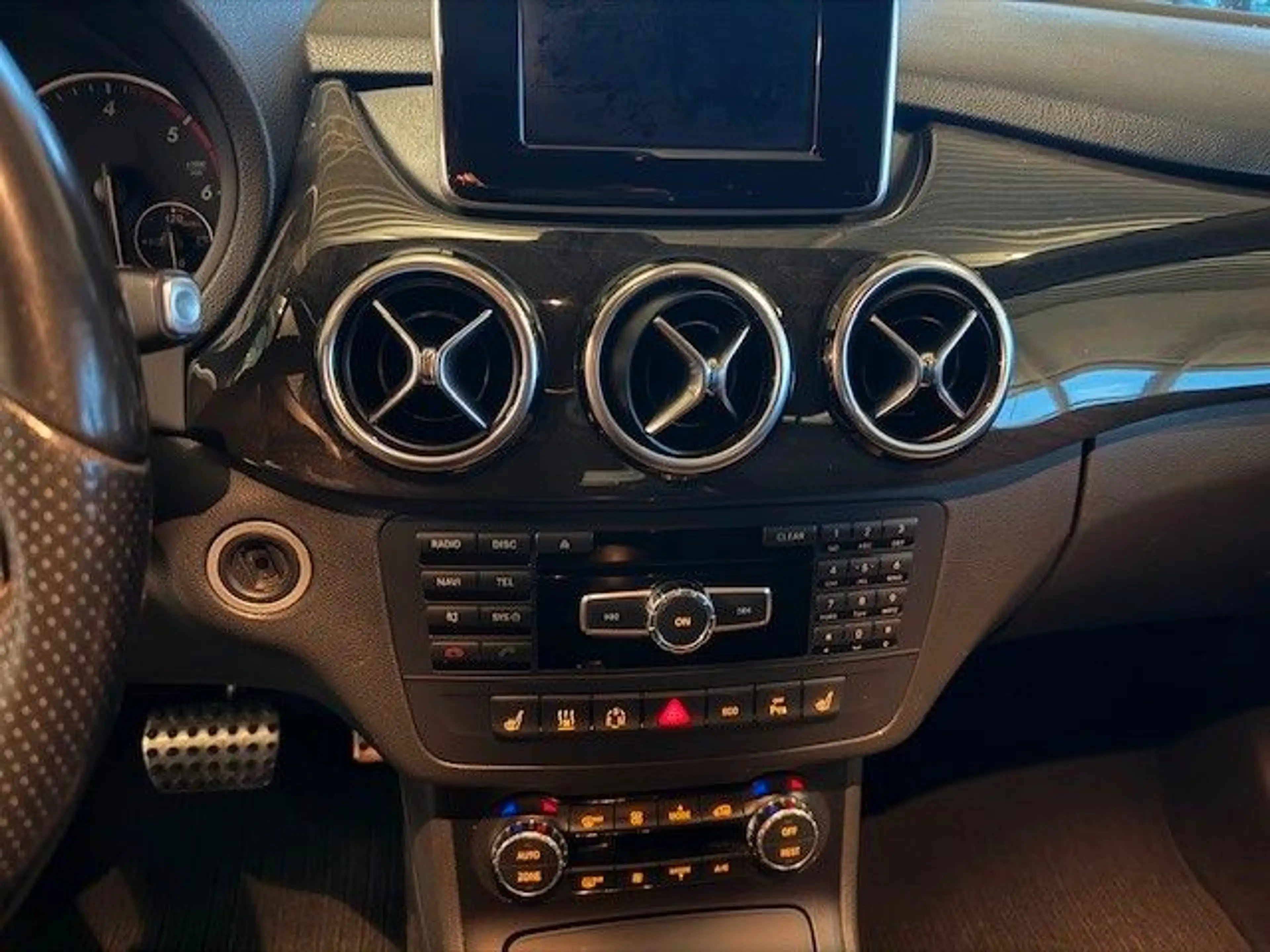Mercedes-Benz B 200 B B 200 CDI — photo 8