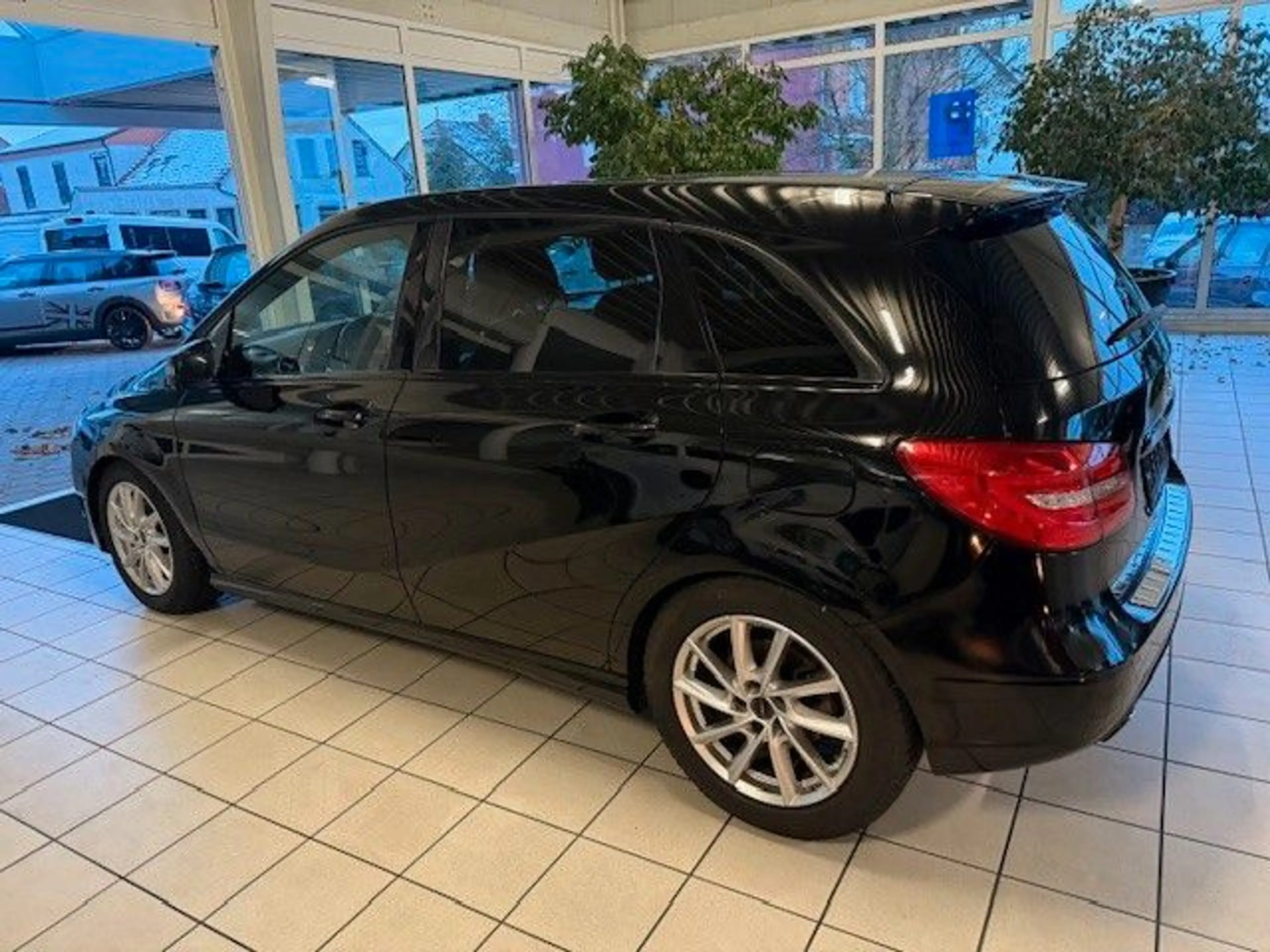 Mercedes-Benz B 200 B B 200 CDI — photo 7