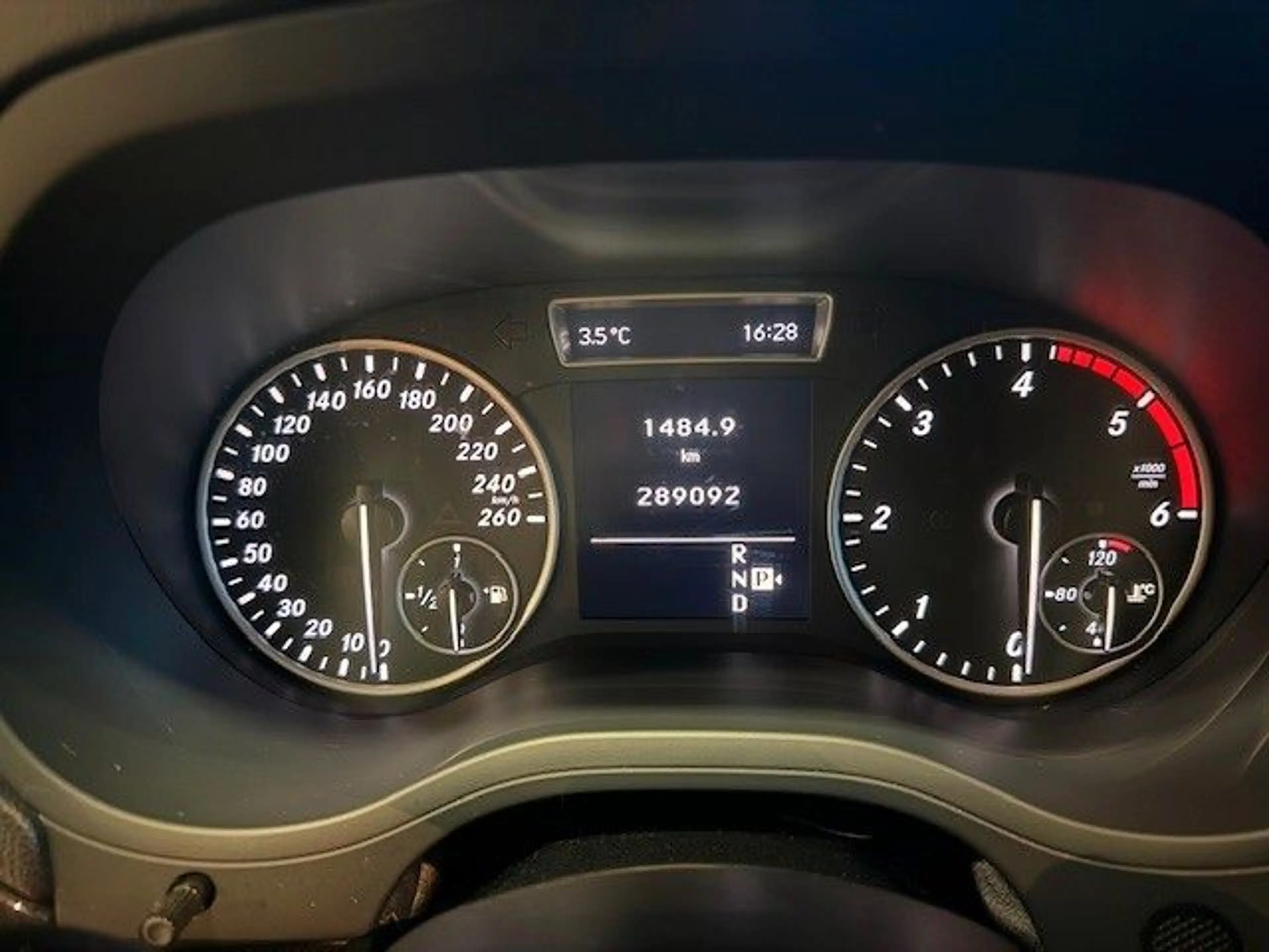 Mercedes-Benz B 200 B B 200 CDI — photo 15