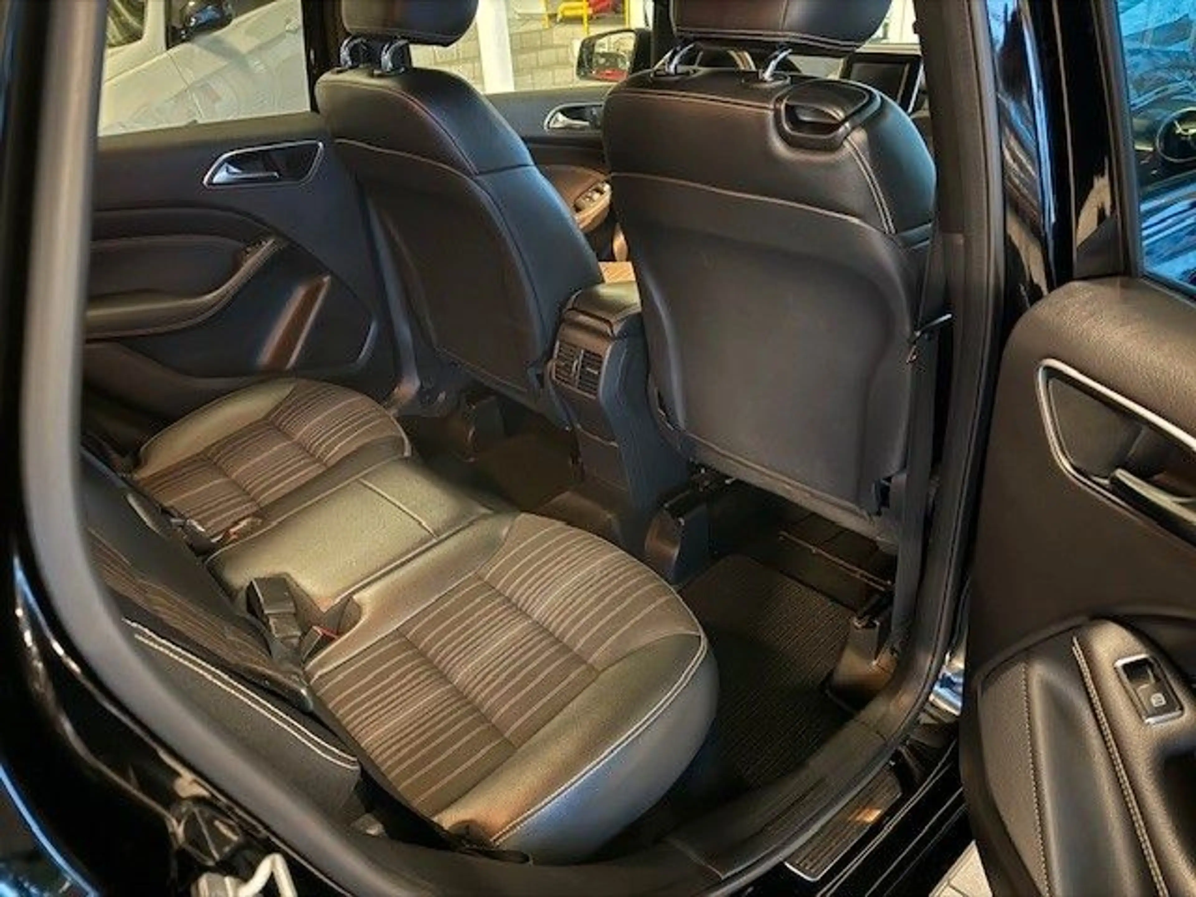 Mercedes-Benz B 200 B B 200 CDI — photo 13