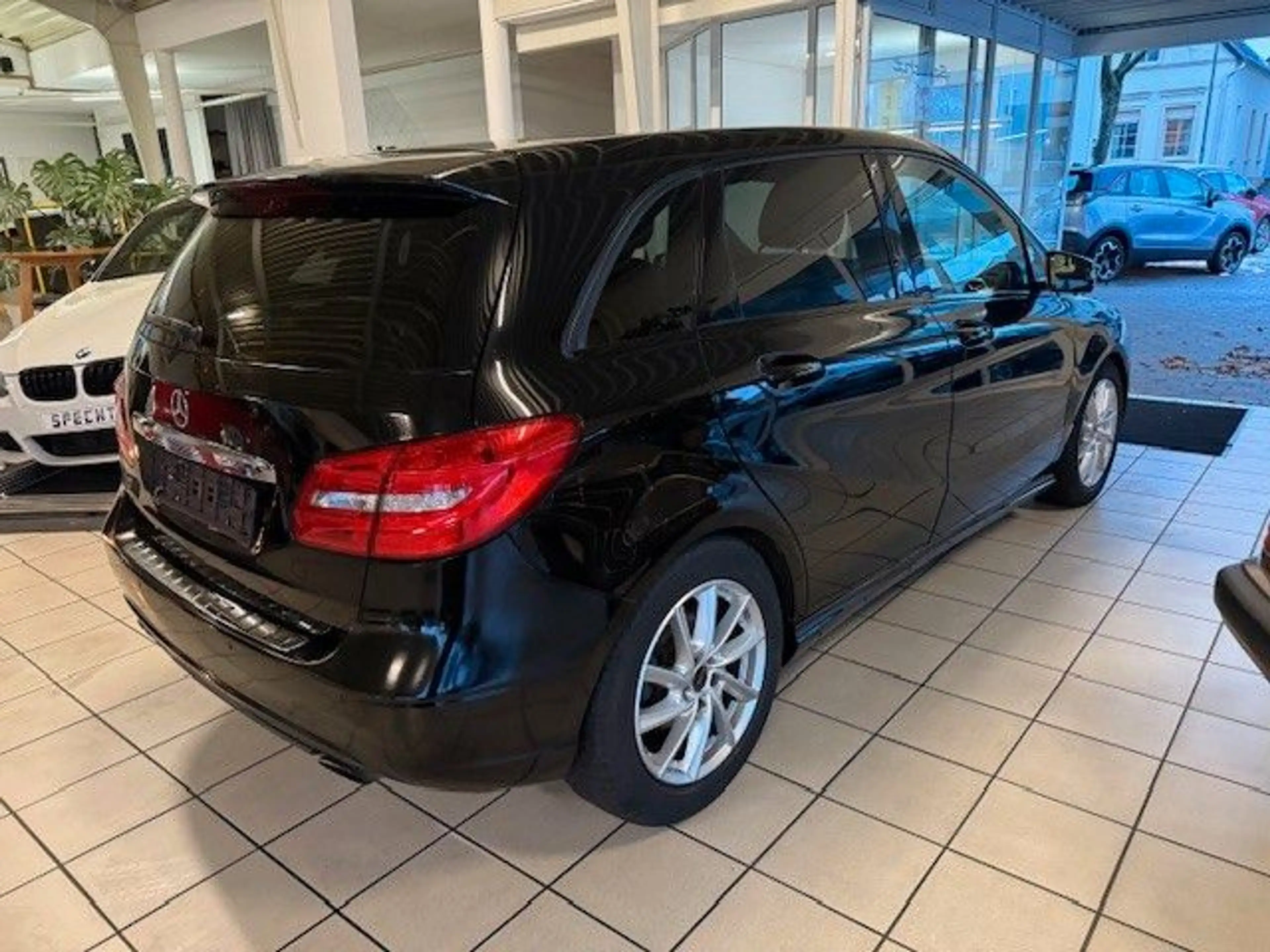 Mercedes-Benz B 200 B B 200 CDI — photo 5