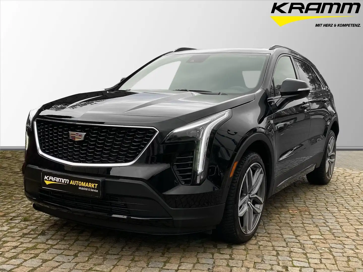 Cadillac XT4 2.0 Sport AWD Sitzbelüft.+Panoramadach Černá - 1